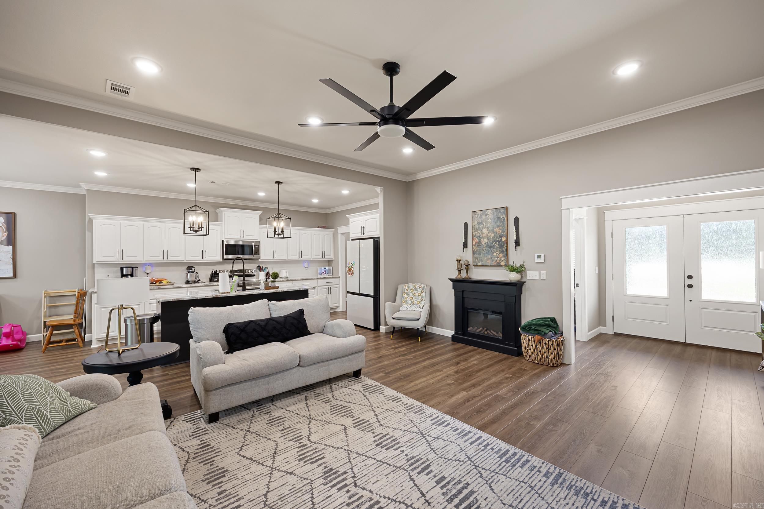 THE CENTER - Residential