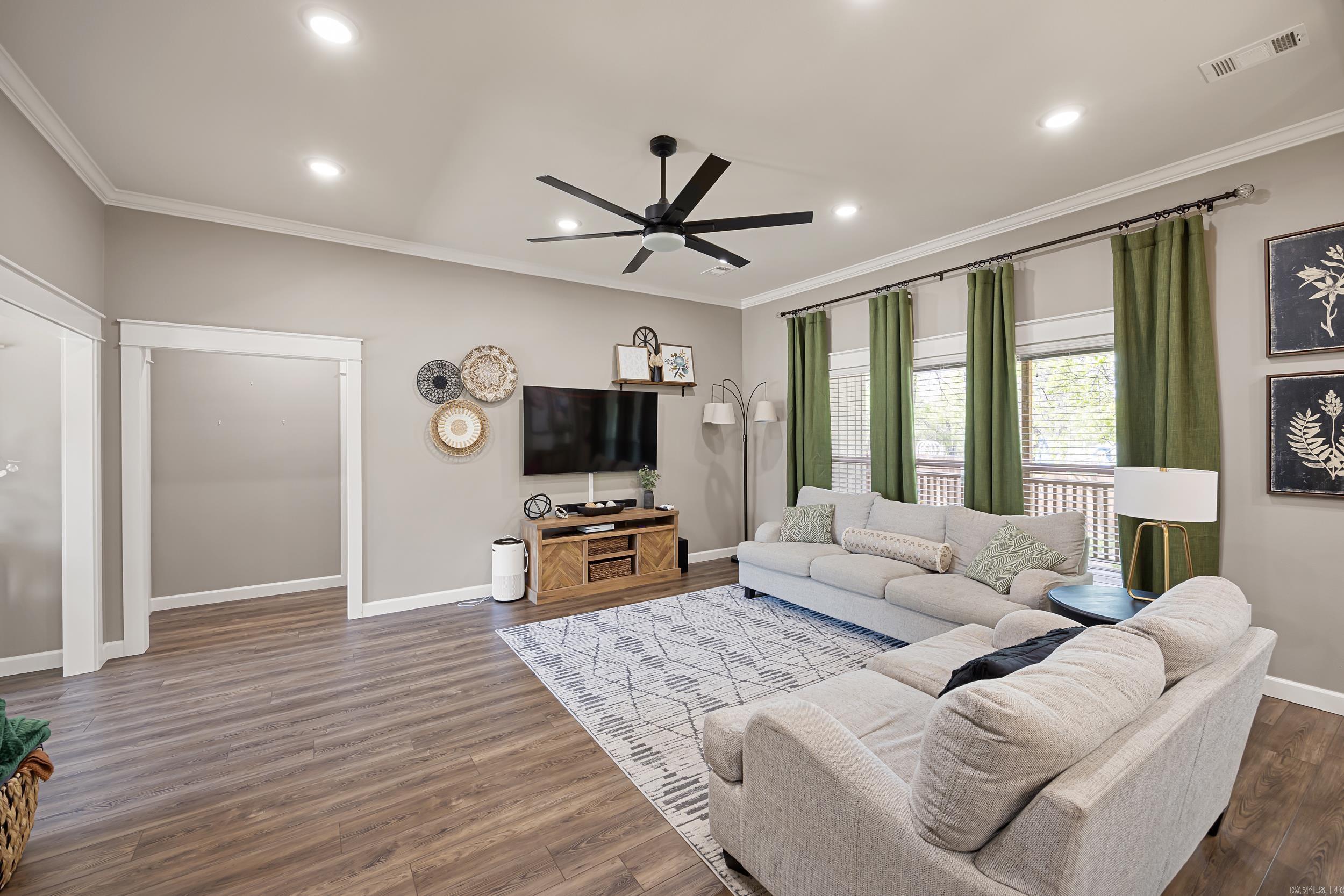 THE CENTER - Residential