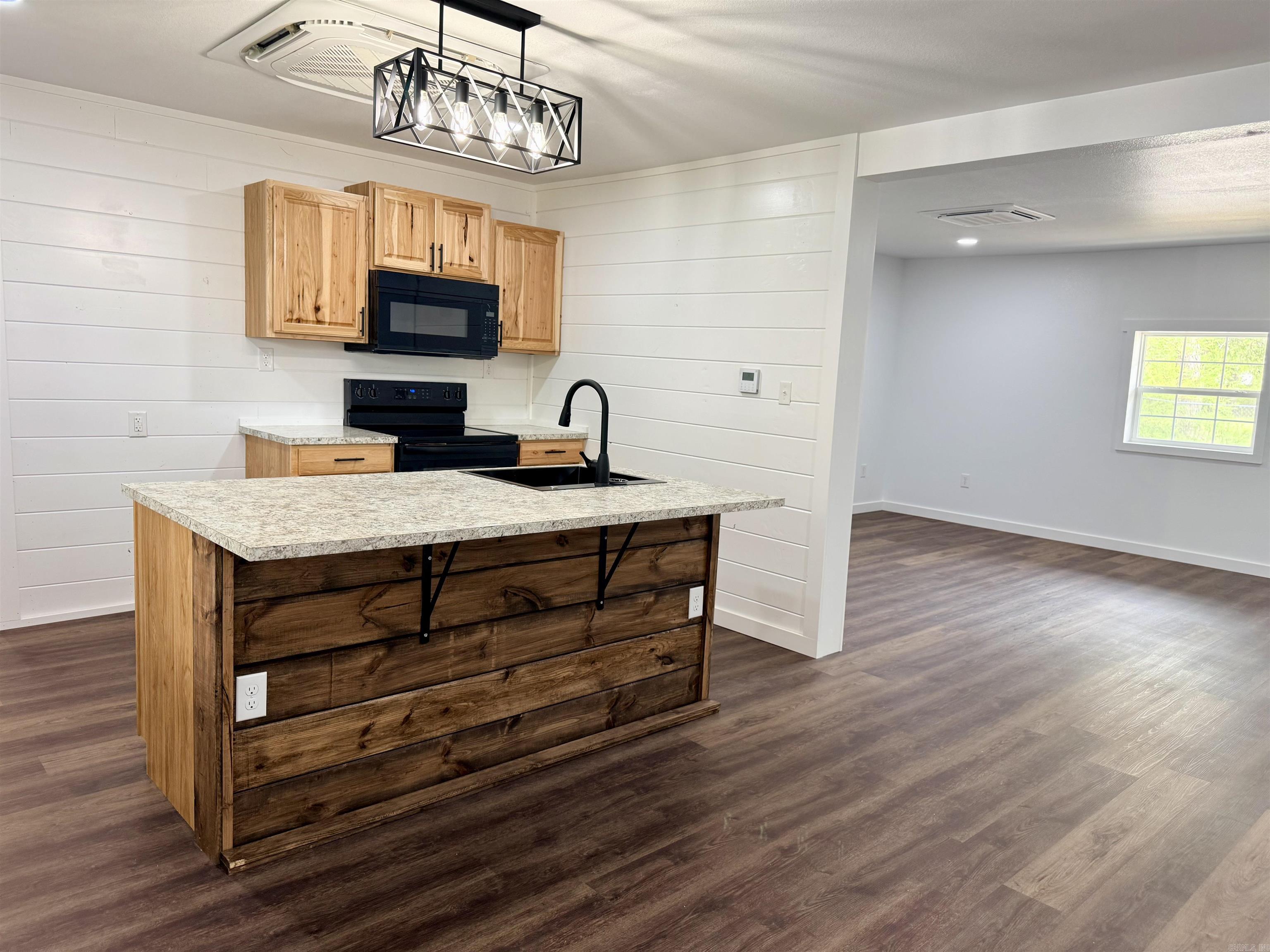 CHURCHILL ADDN - Residential