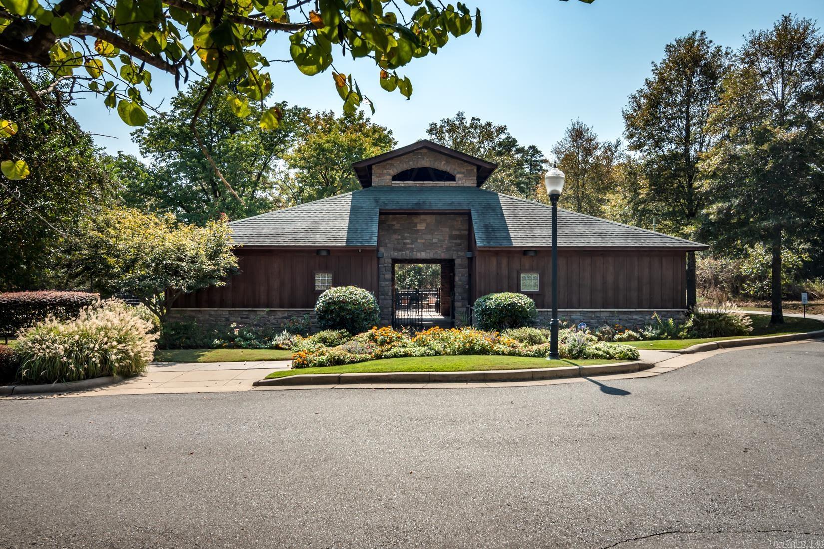 WOODLANDS EDGE - Residential