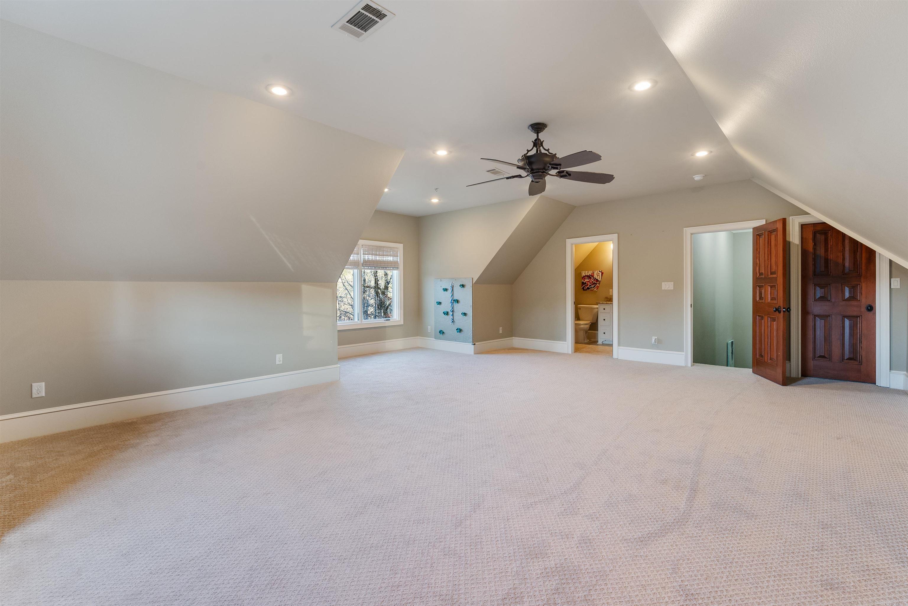 WOODLANDS EDGE - Residential