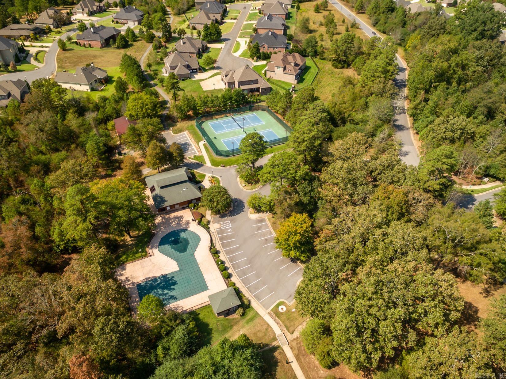 WOODLANDS EDGE - Residential