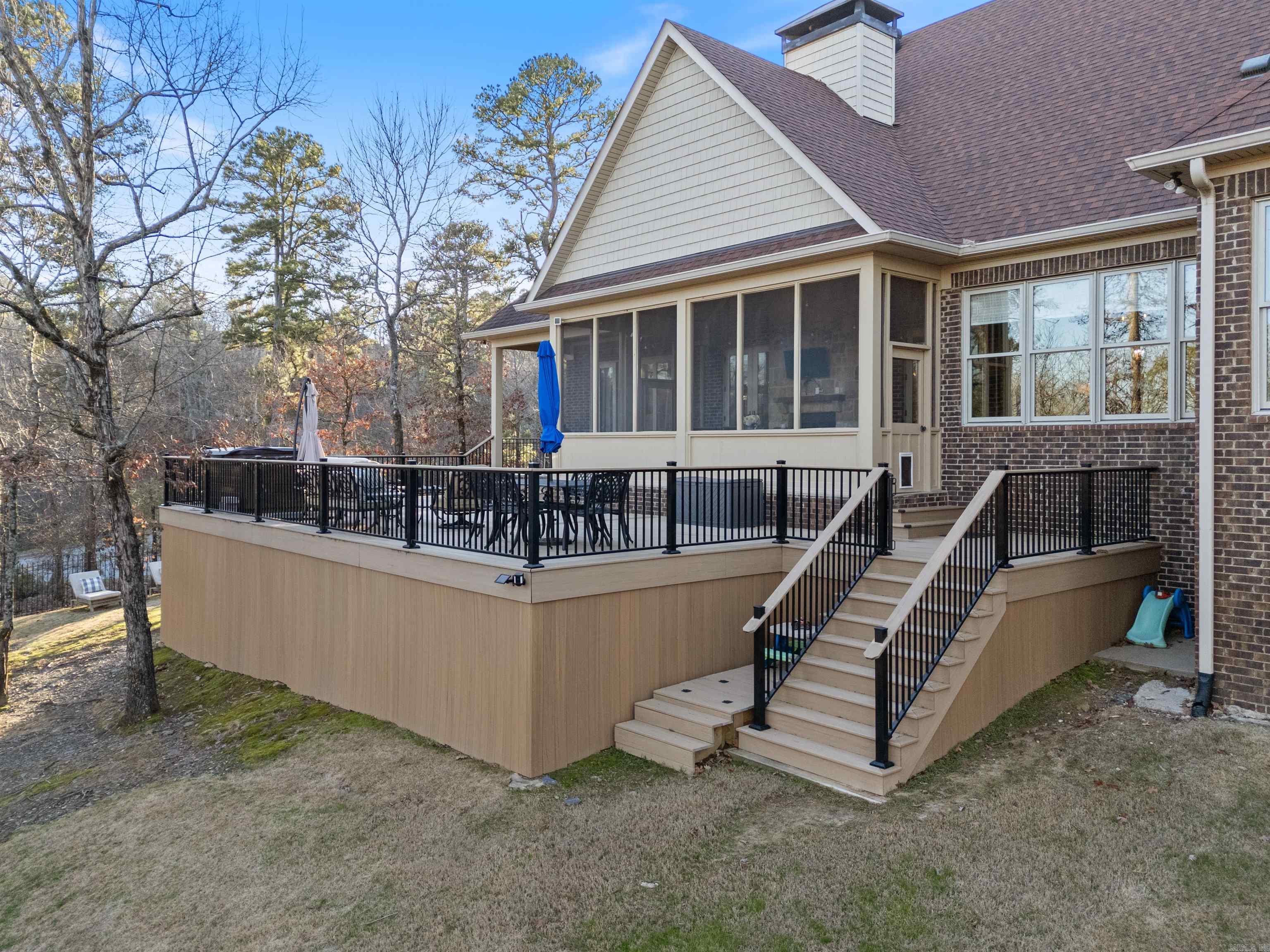 WOODLANDS EDGE - Residential