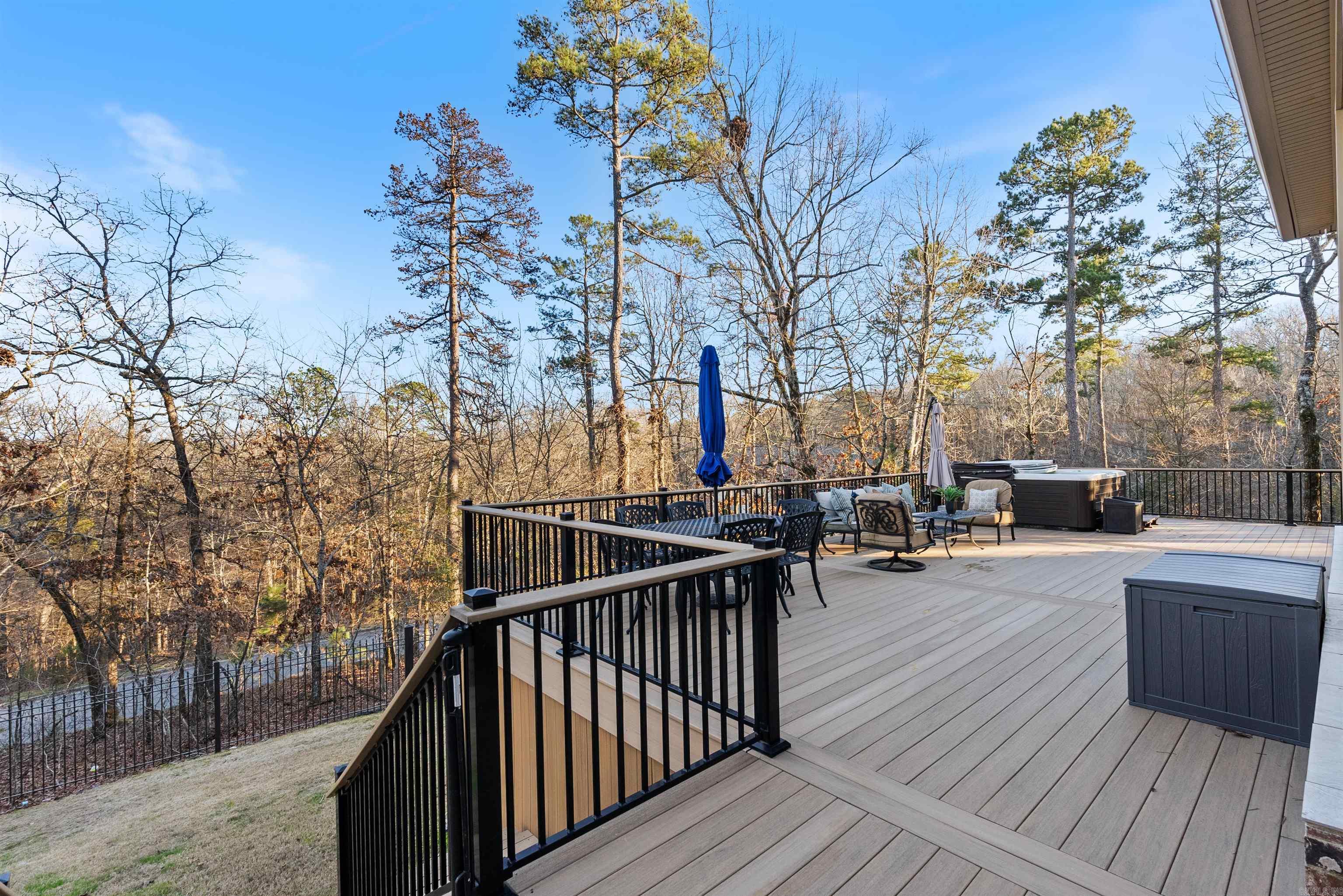 WOODLANDS EDGE - Residential