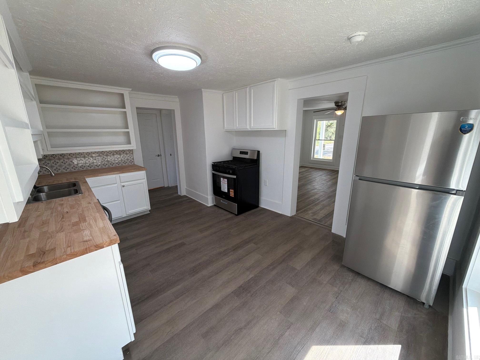 WOODLAWN HEIGHTS - Residential