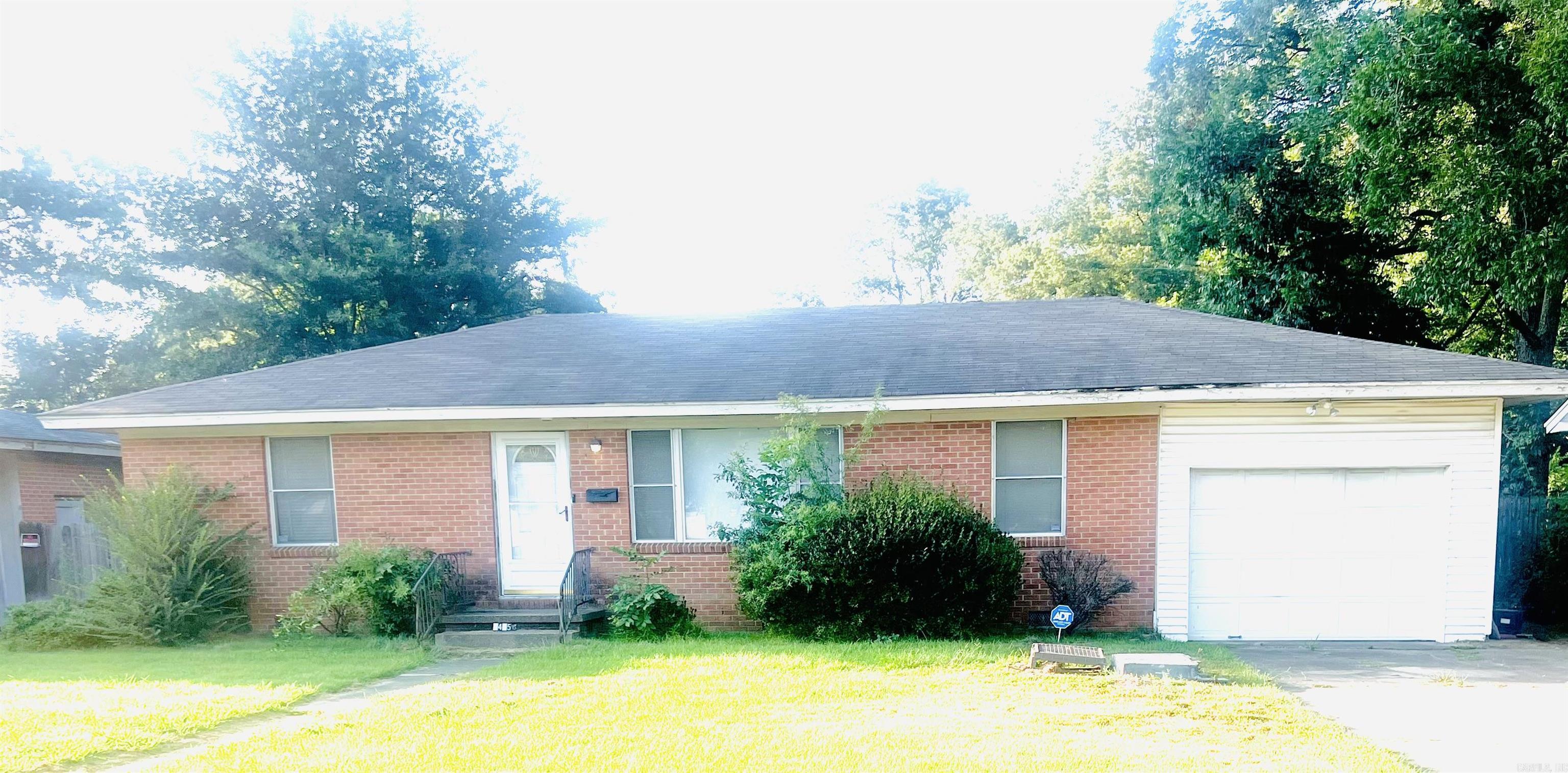 Beautiful and spacious remodeled home with 3 bedrooms and 1 full bath. Great home lots of potential. Call for details!