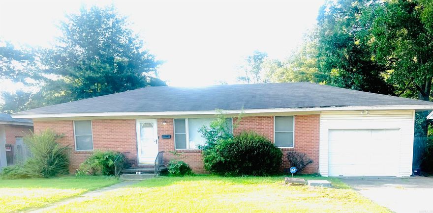 Beautiful and spacious remodeled home with 3 bedrooms and 1 full bath. Great home lots of potential. Call for details!