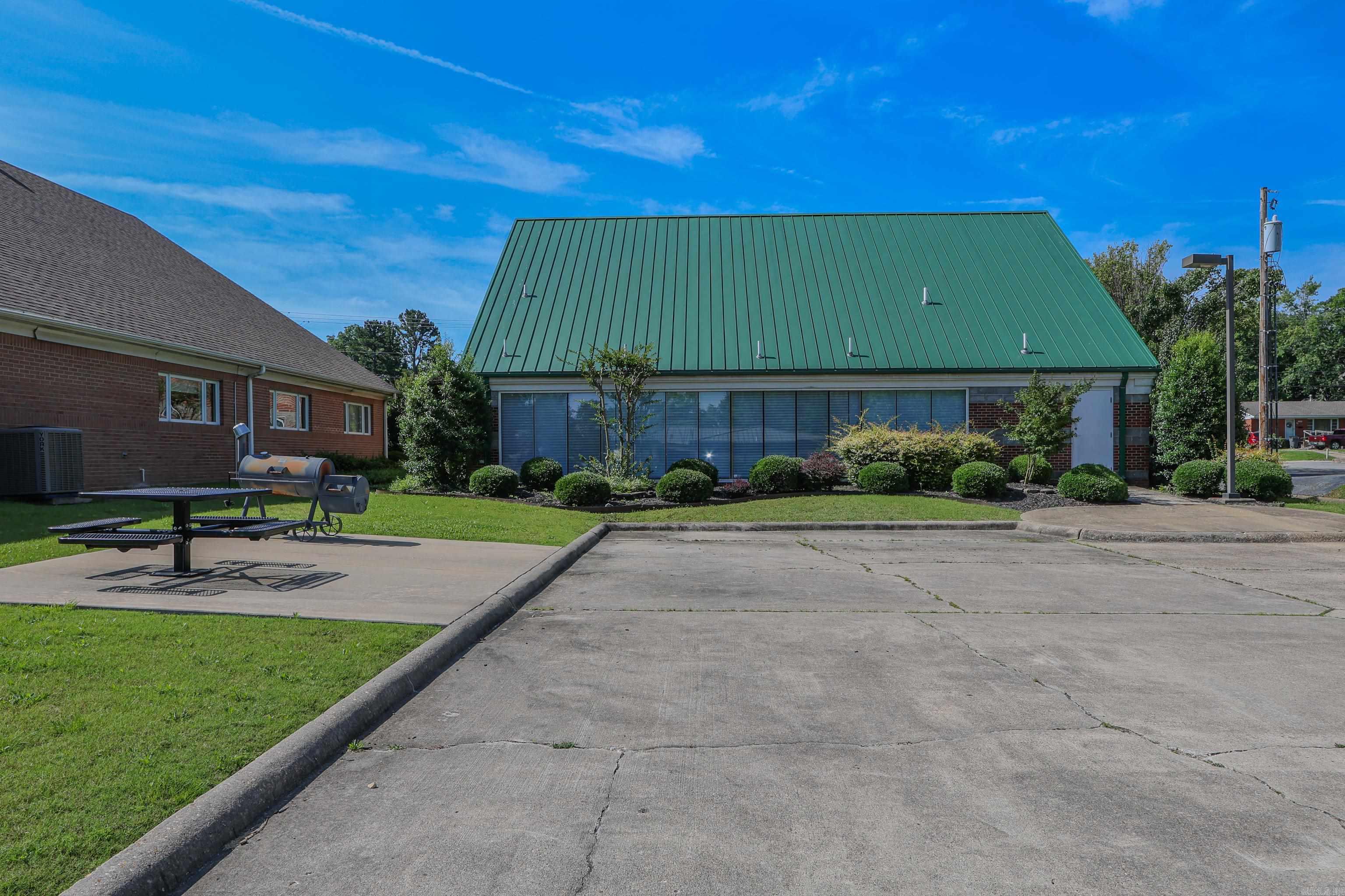 West End - Commercial Sale