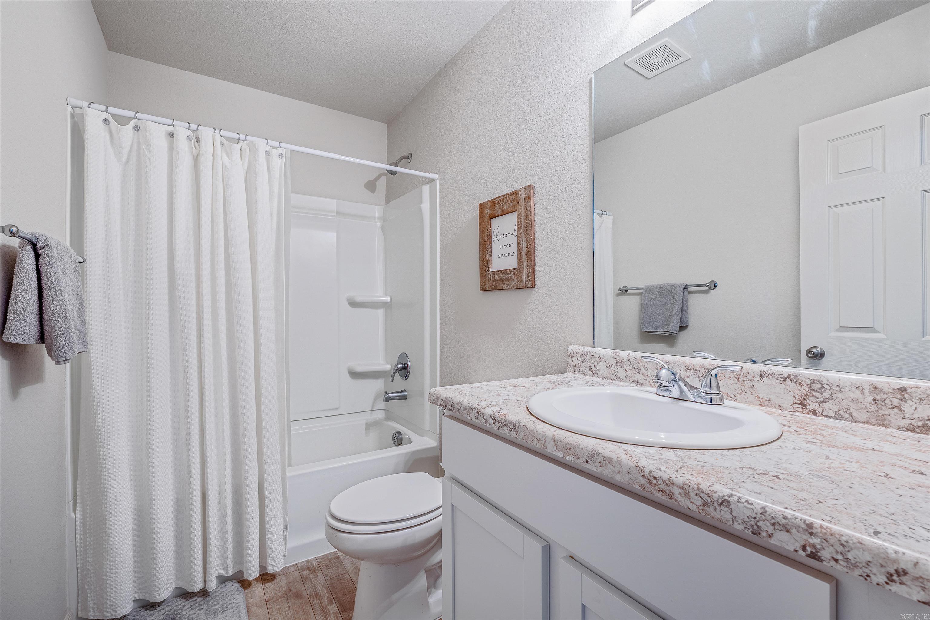 OAKLAND GROVE ESTATES - Residential