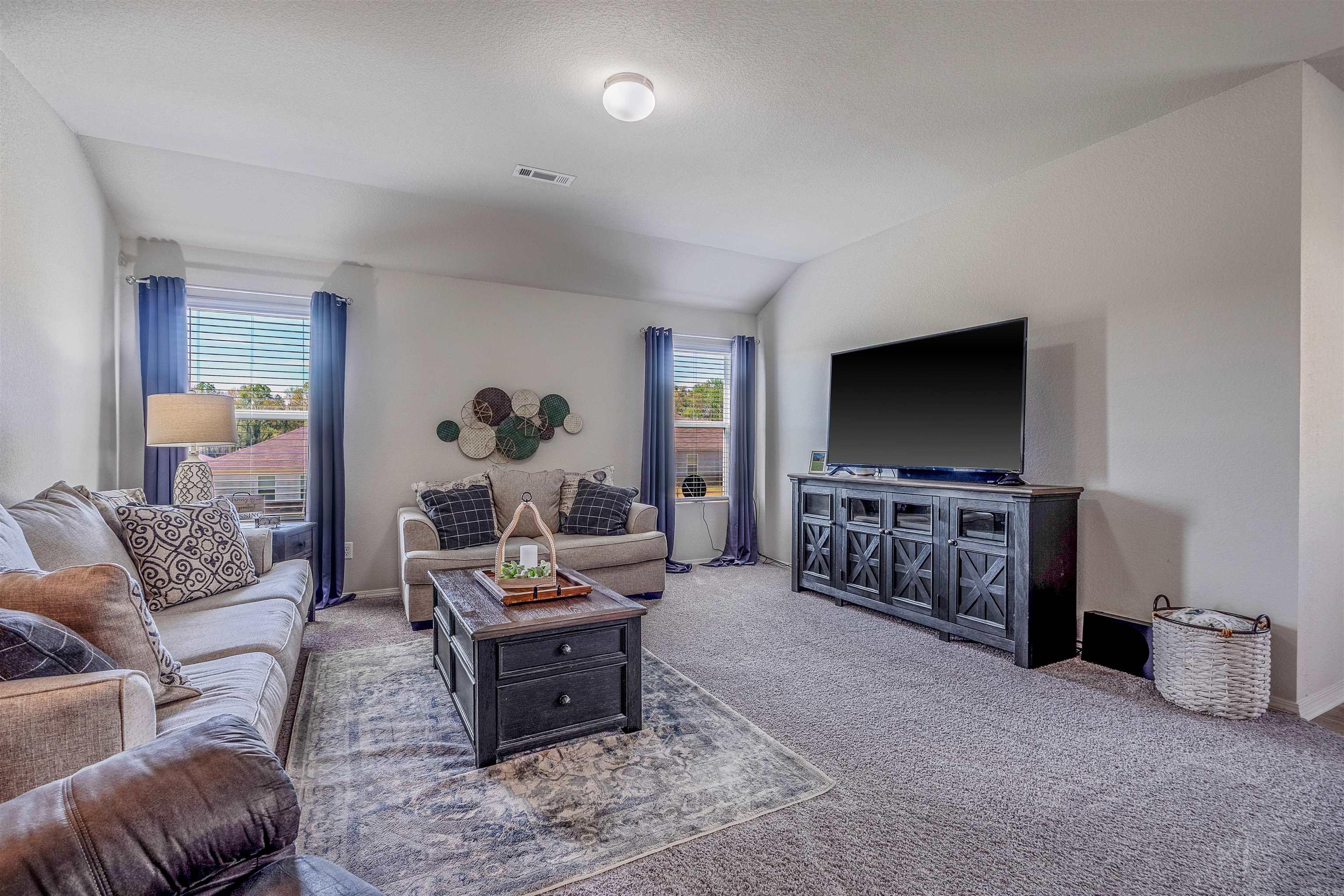 OAKLAND GROVE ESTATES - Residential