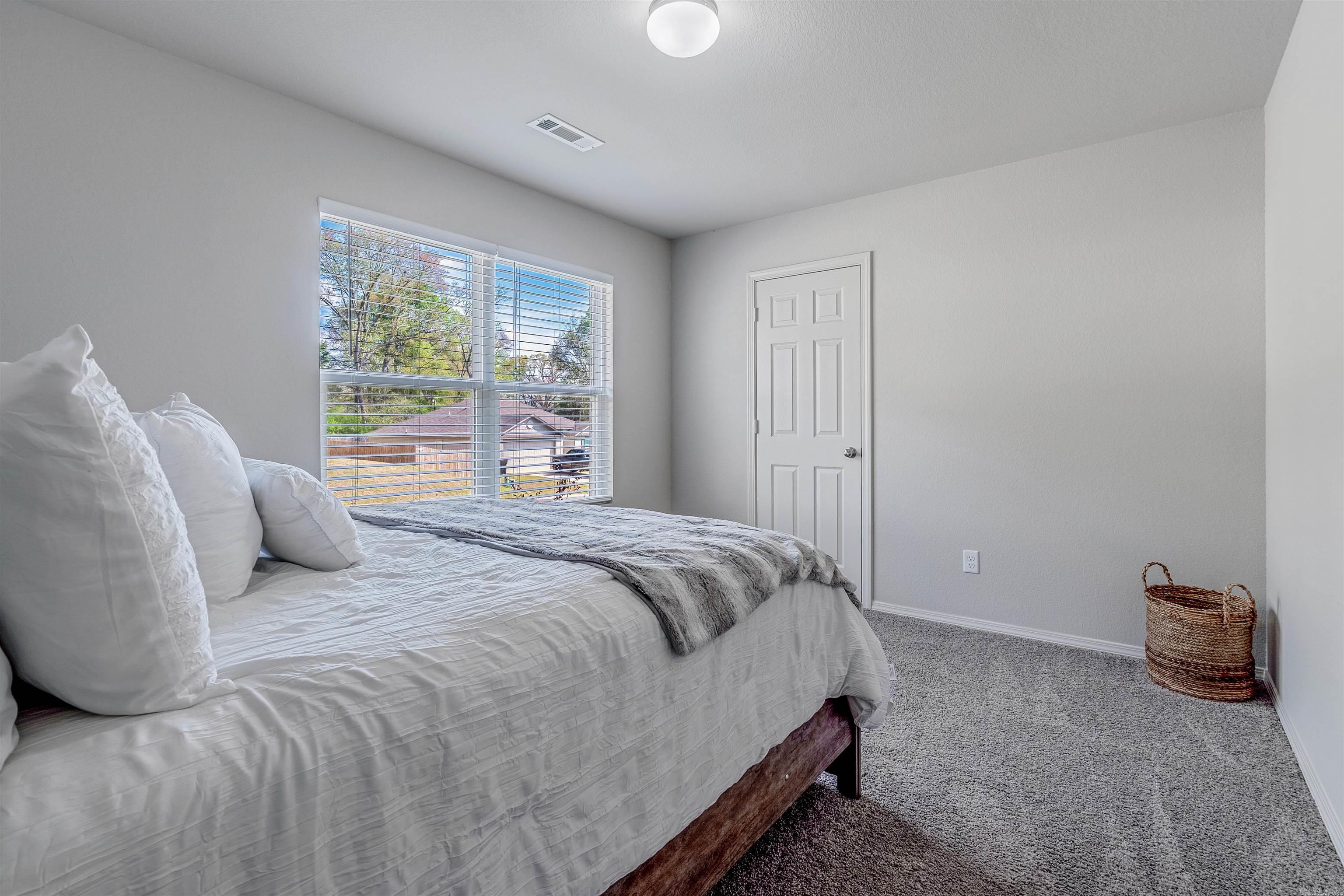 OAKLAND GROVE ESTATES - Residential