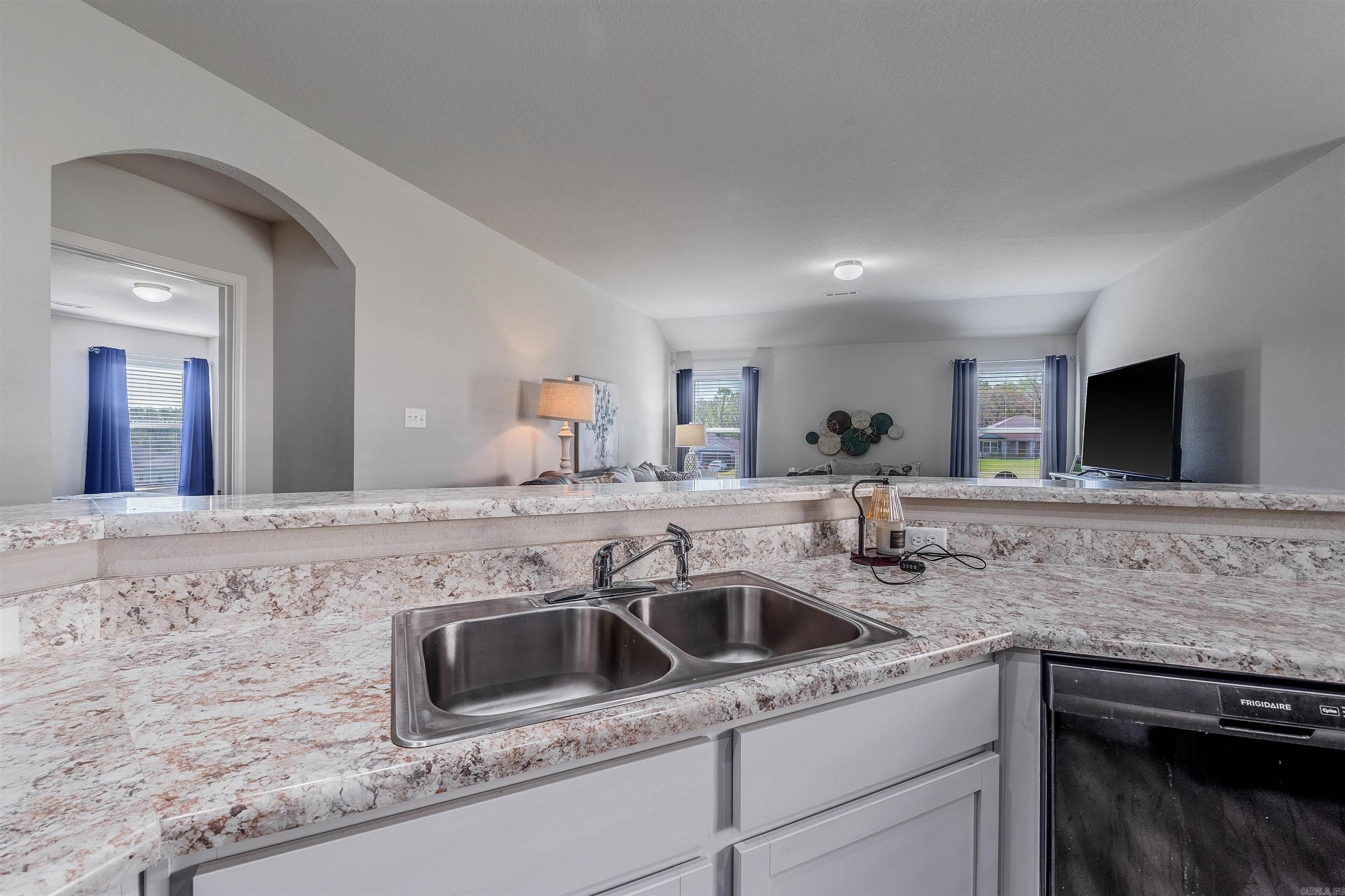 OAKLAND GROVE ESTATES - Residential