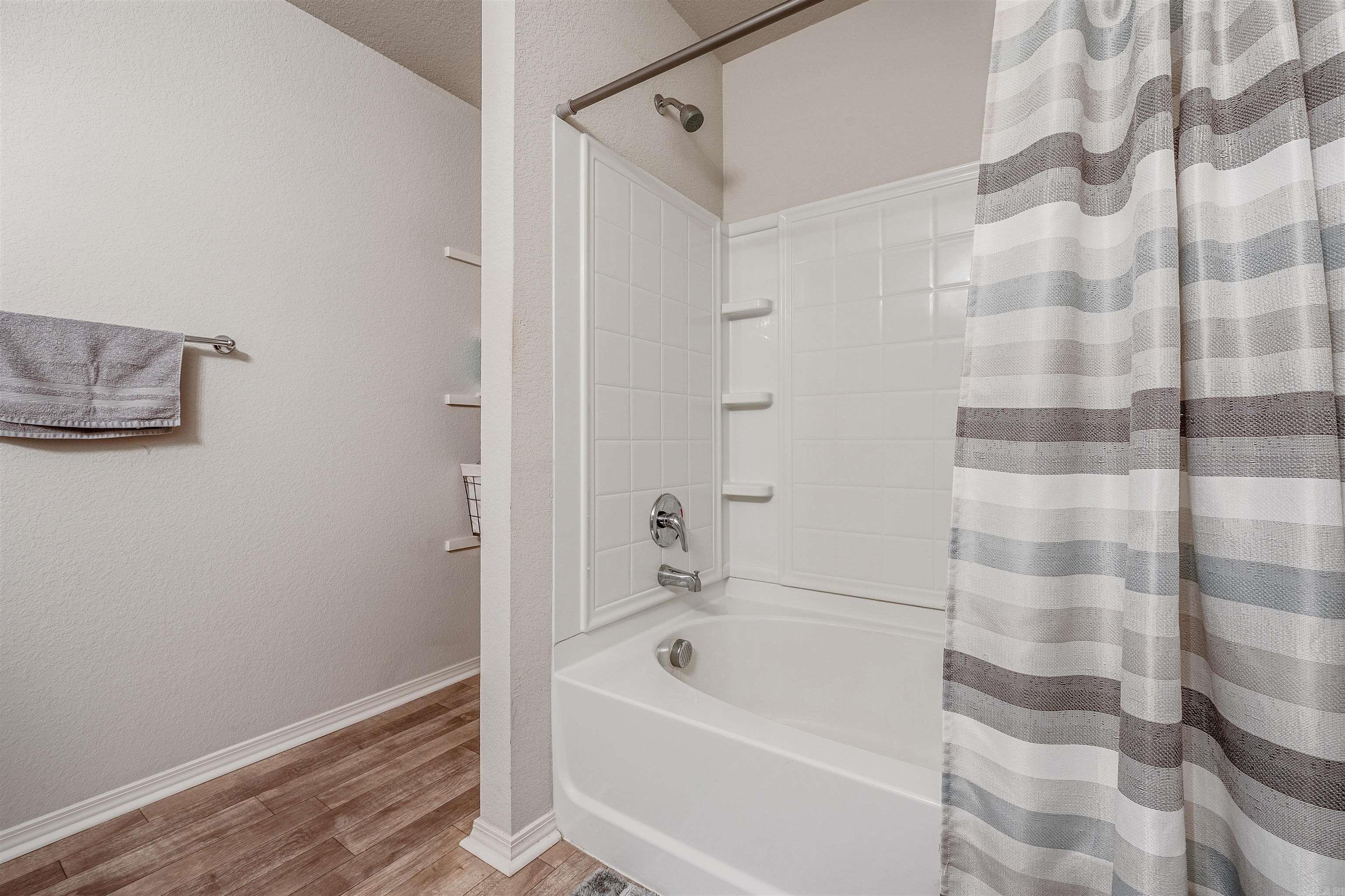 OAKLAND GROVE ESTATES - Residential