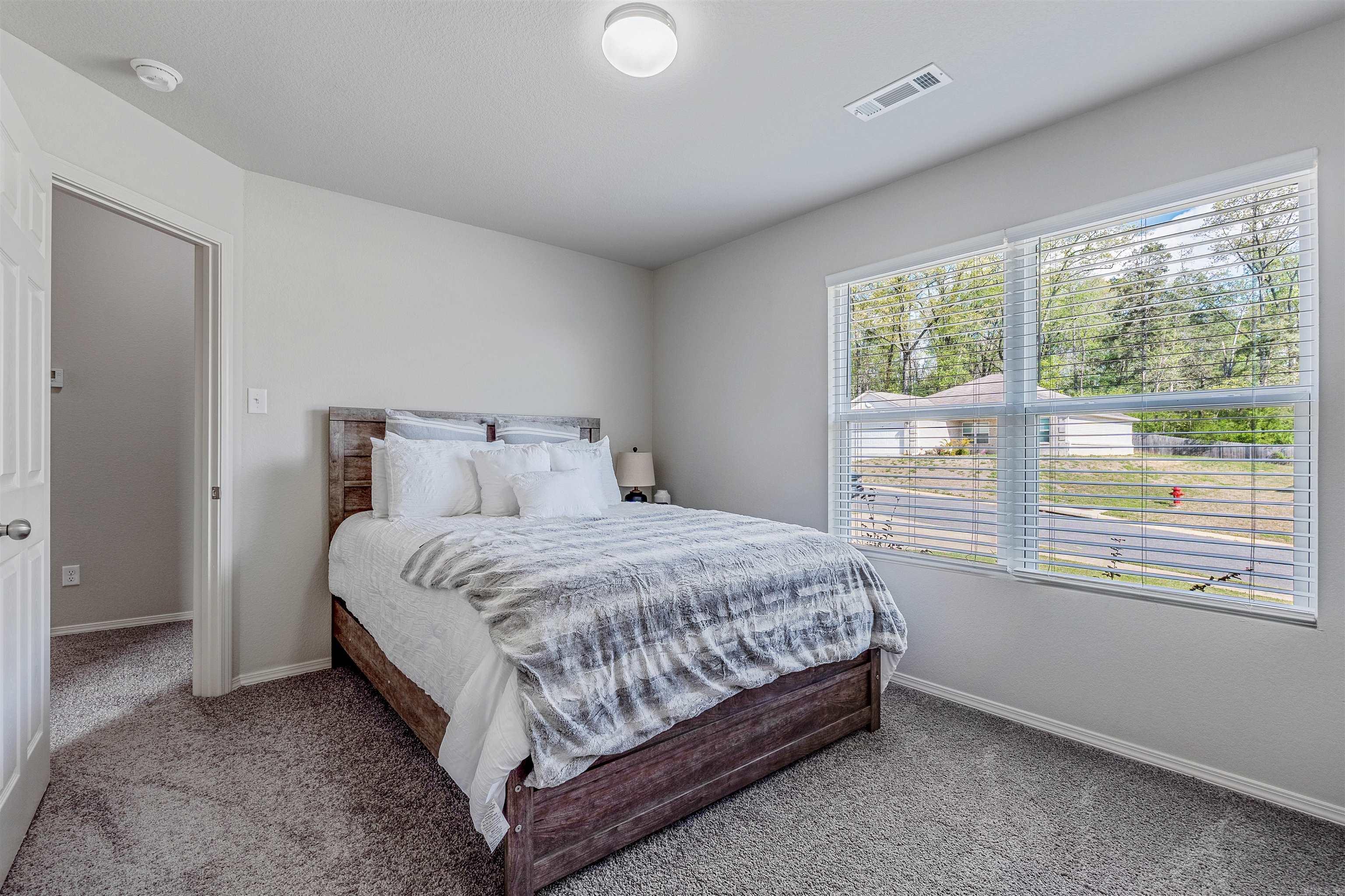 OAKLAND GROVE ESTATES - Residential