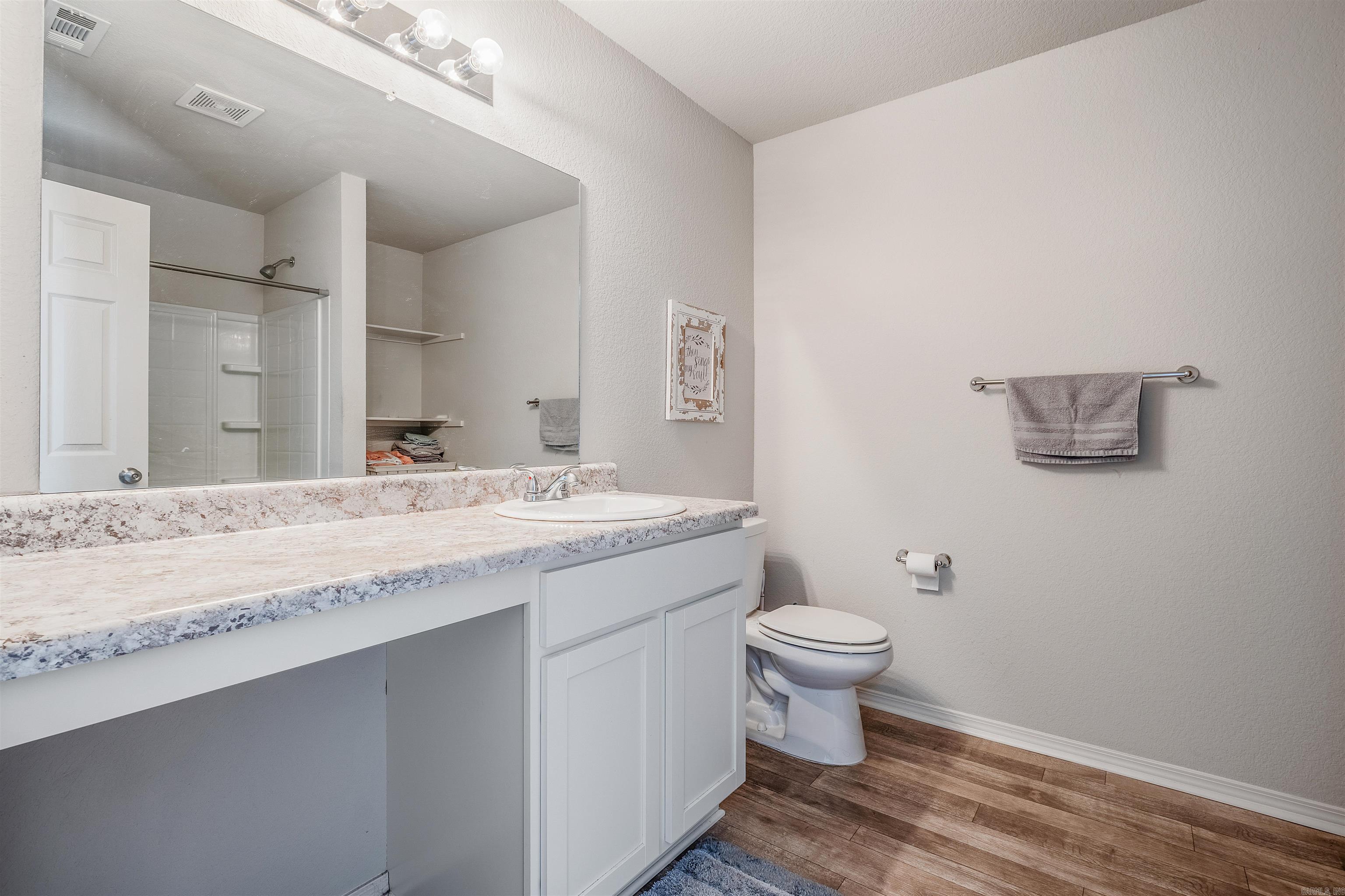 OAKLAND GROVE ESTATES - Residential