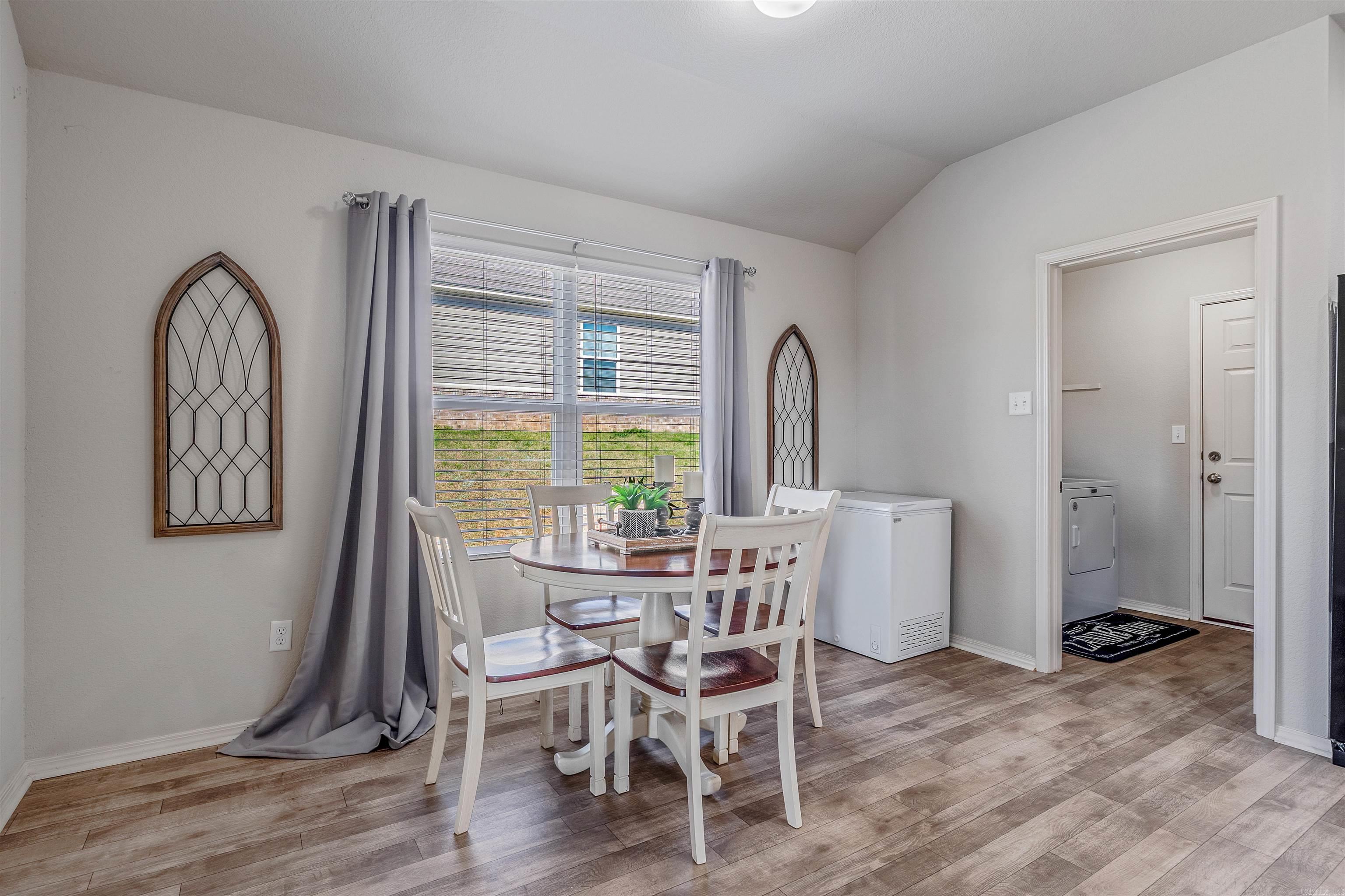 OAKLAND GROVE ESTATES - Residential