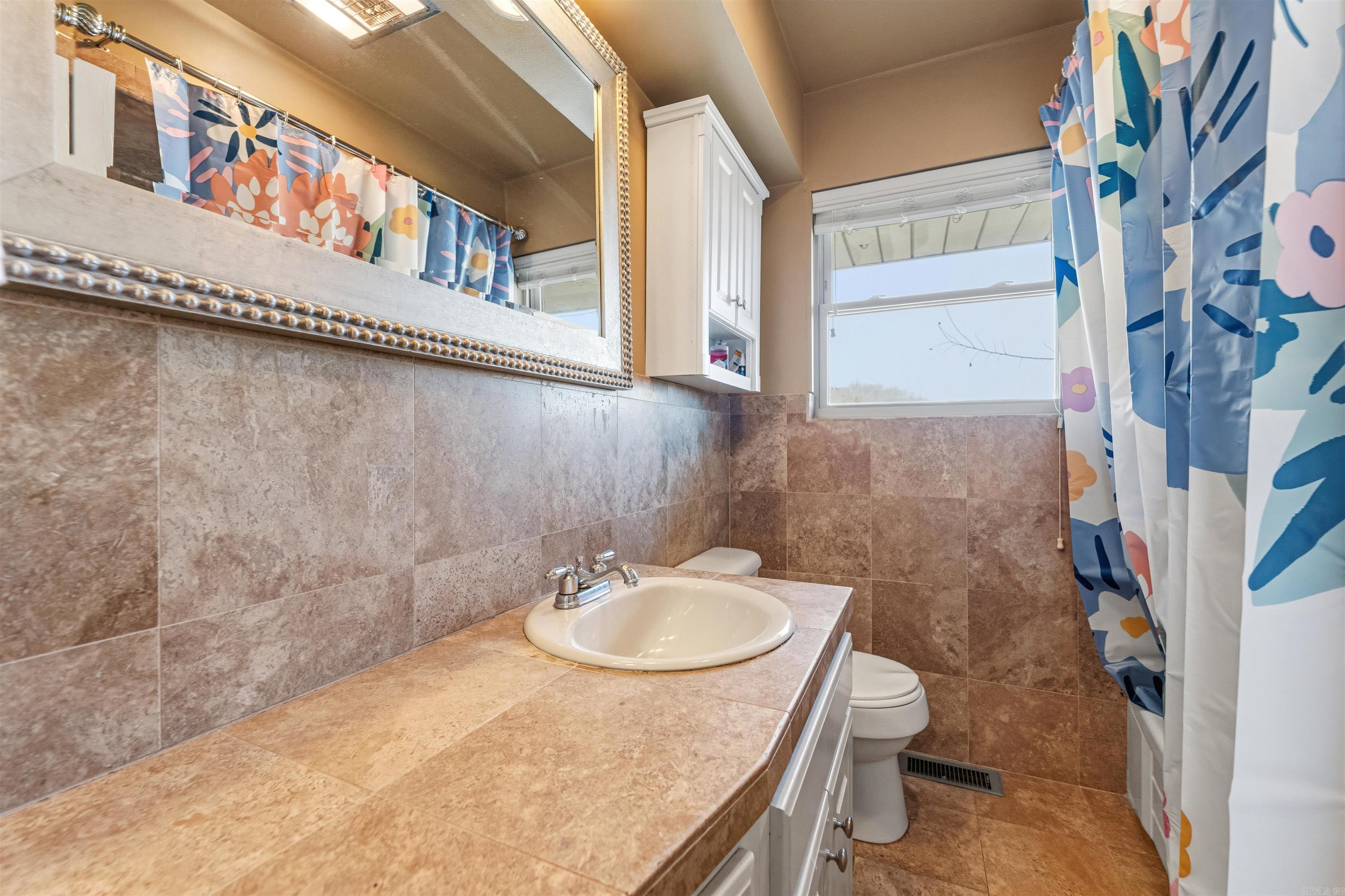 CEDAR HILL TERR - Residential