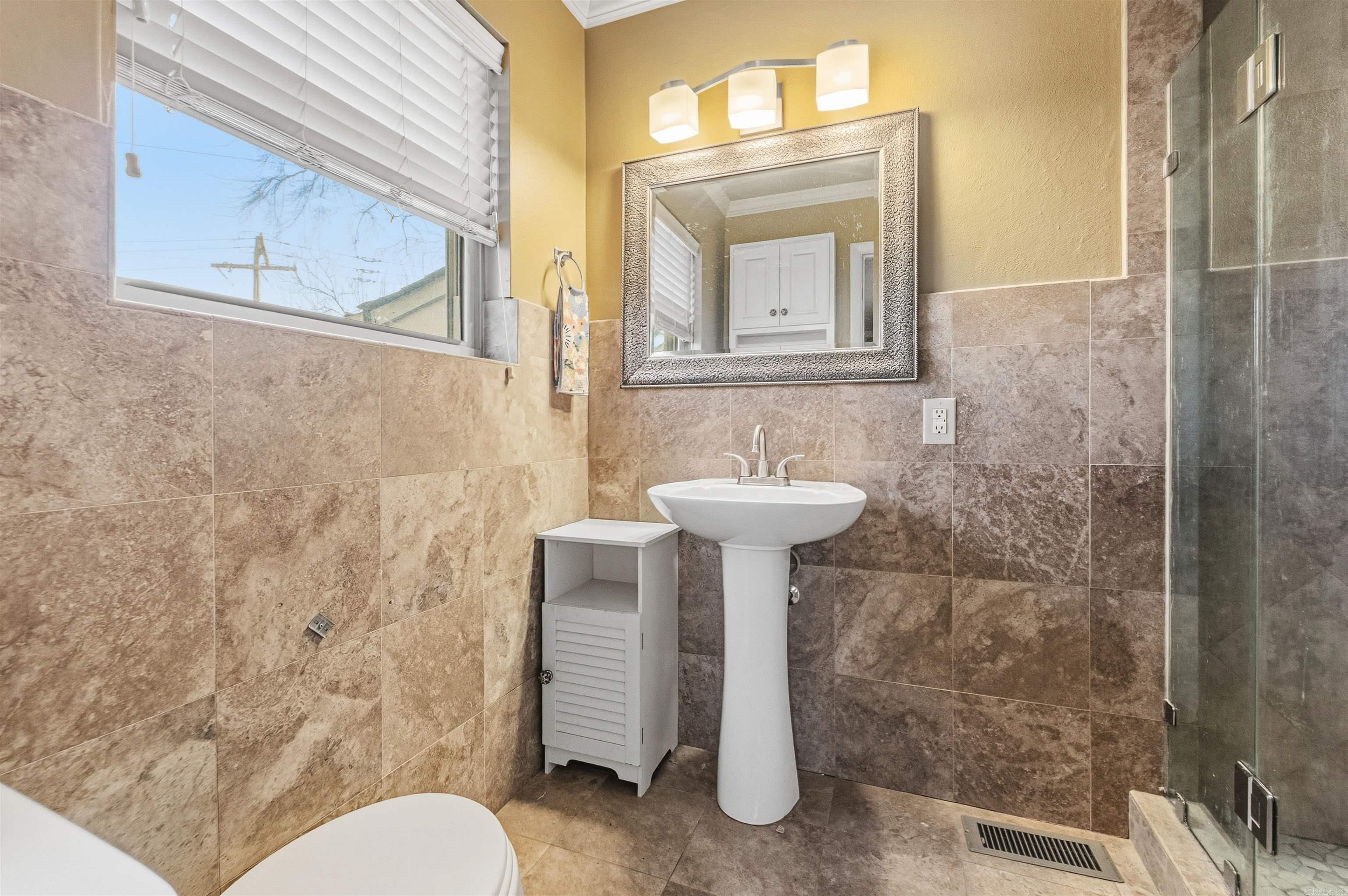 CEDAR HILL TERR - Residential