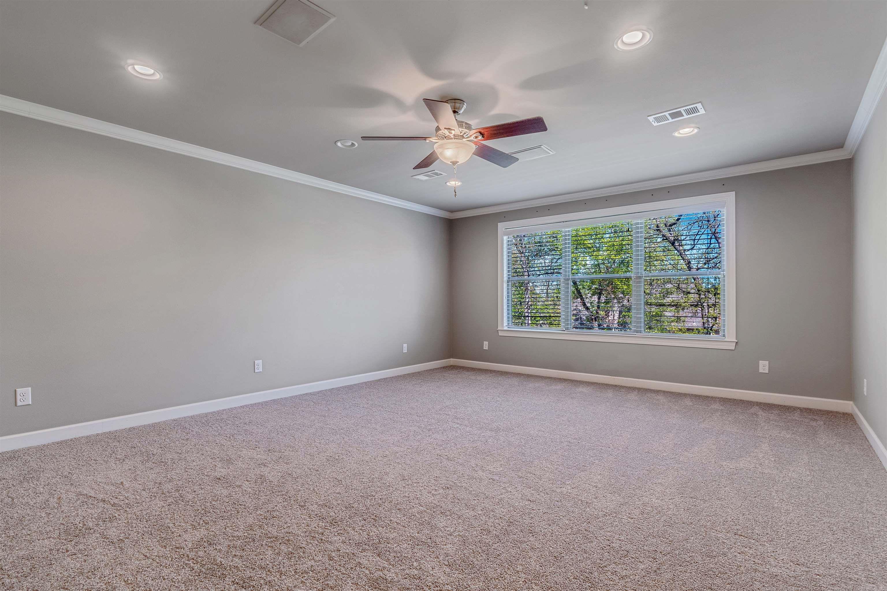 CHENAL VALLEY EPERNAY PLACE - Residential