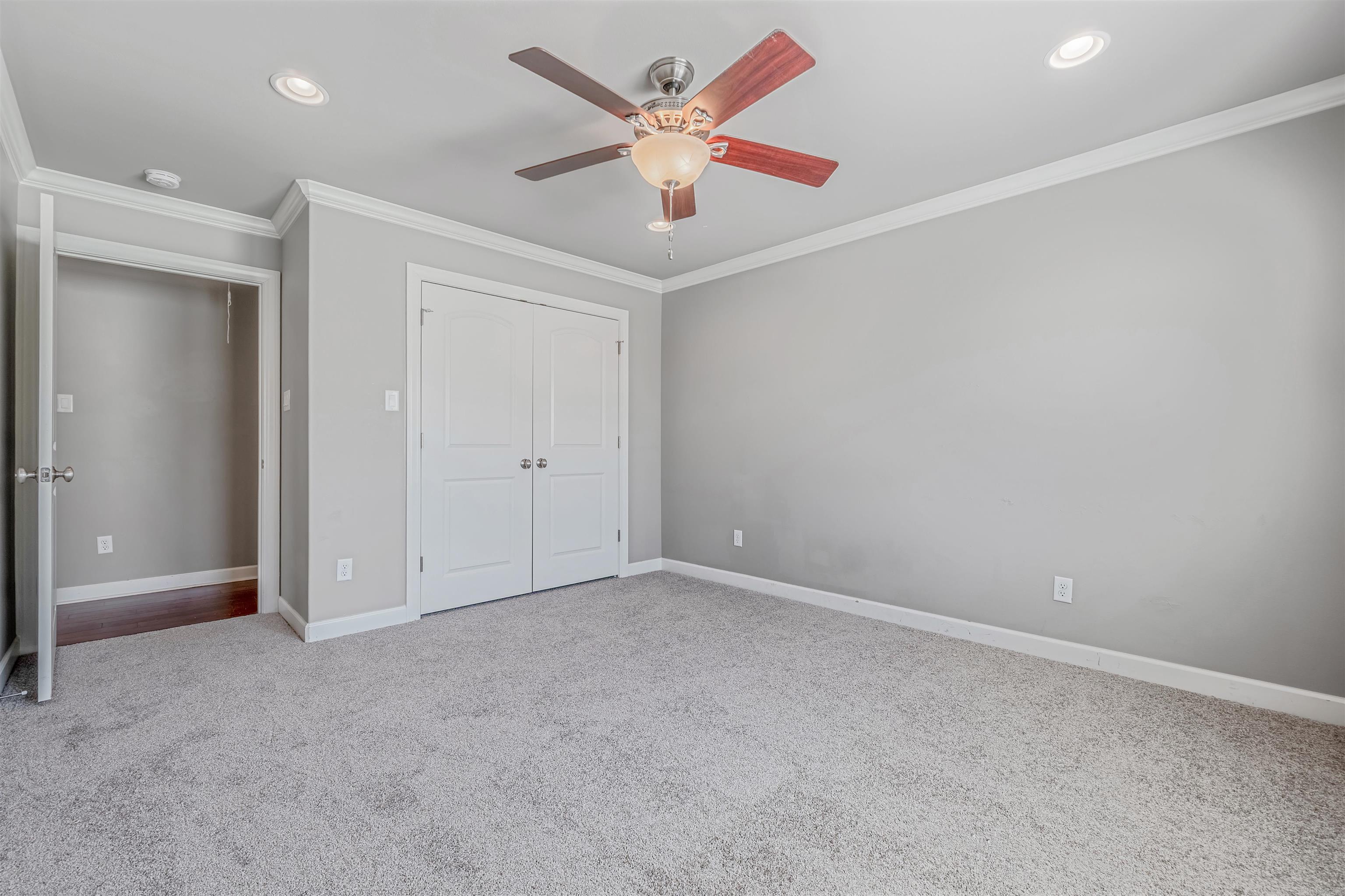 CHENAL VALLEY EPERNAY PLACE - Residential