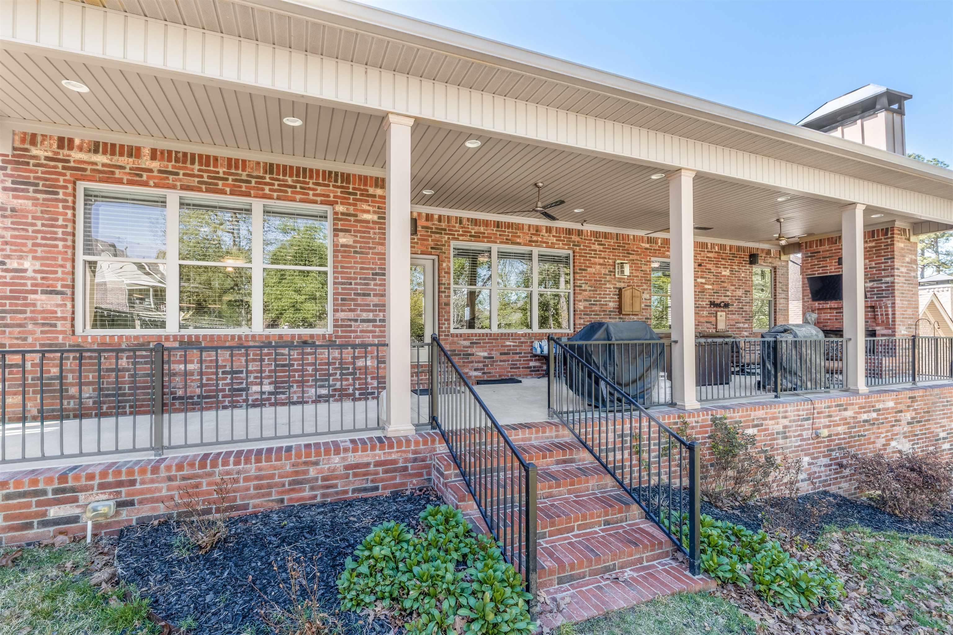 CHENAL VALLEY EPERNAY PLACE - Residential