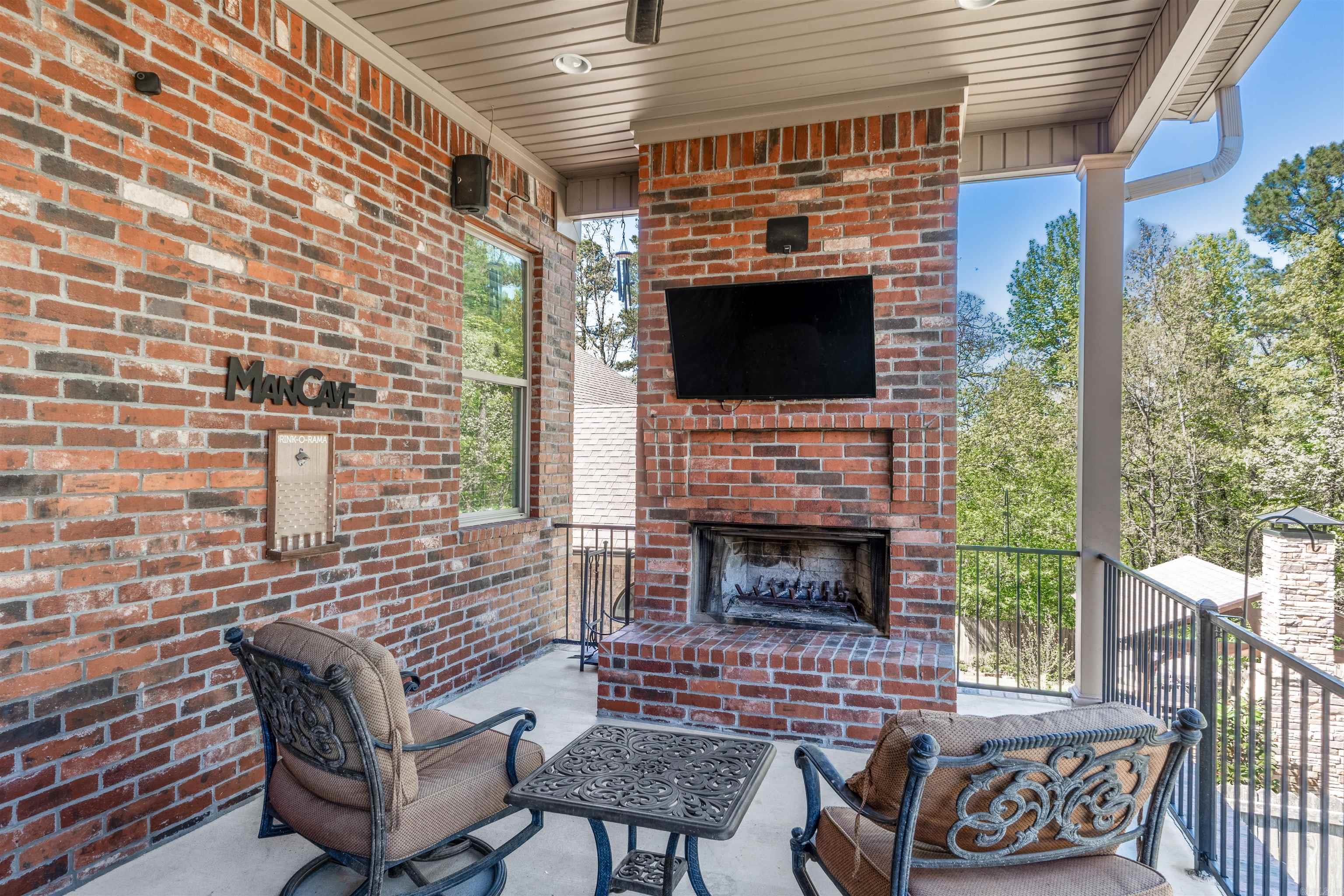 CHENAL VALLEY EPERNAY PLACE - Residential