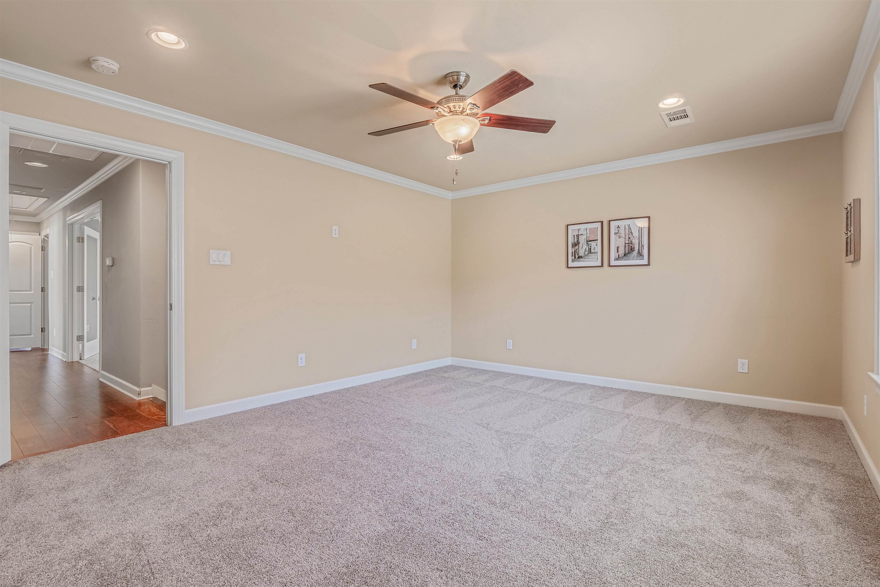 CHENAL VALLEY EPERNAY PLACE - Residential