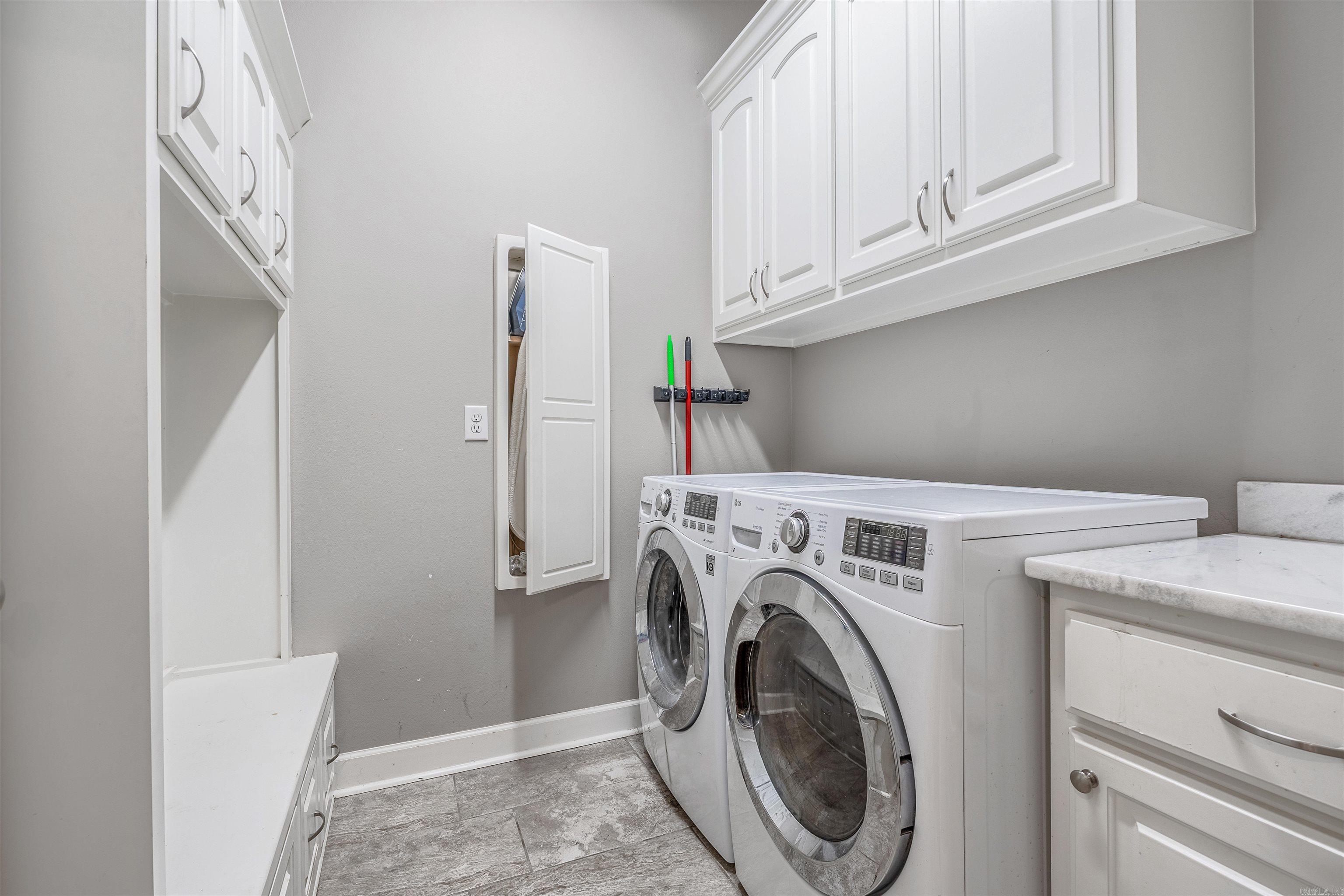 CHENAL VALLEY EPERNAY PLACE - Residential