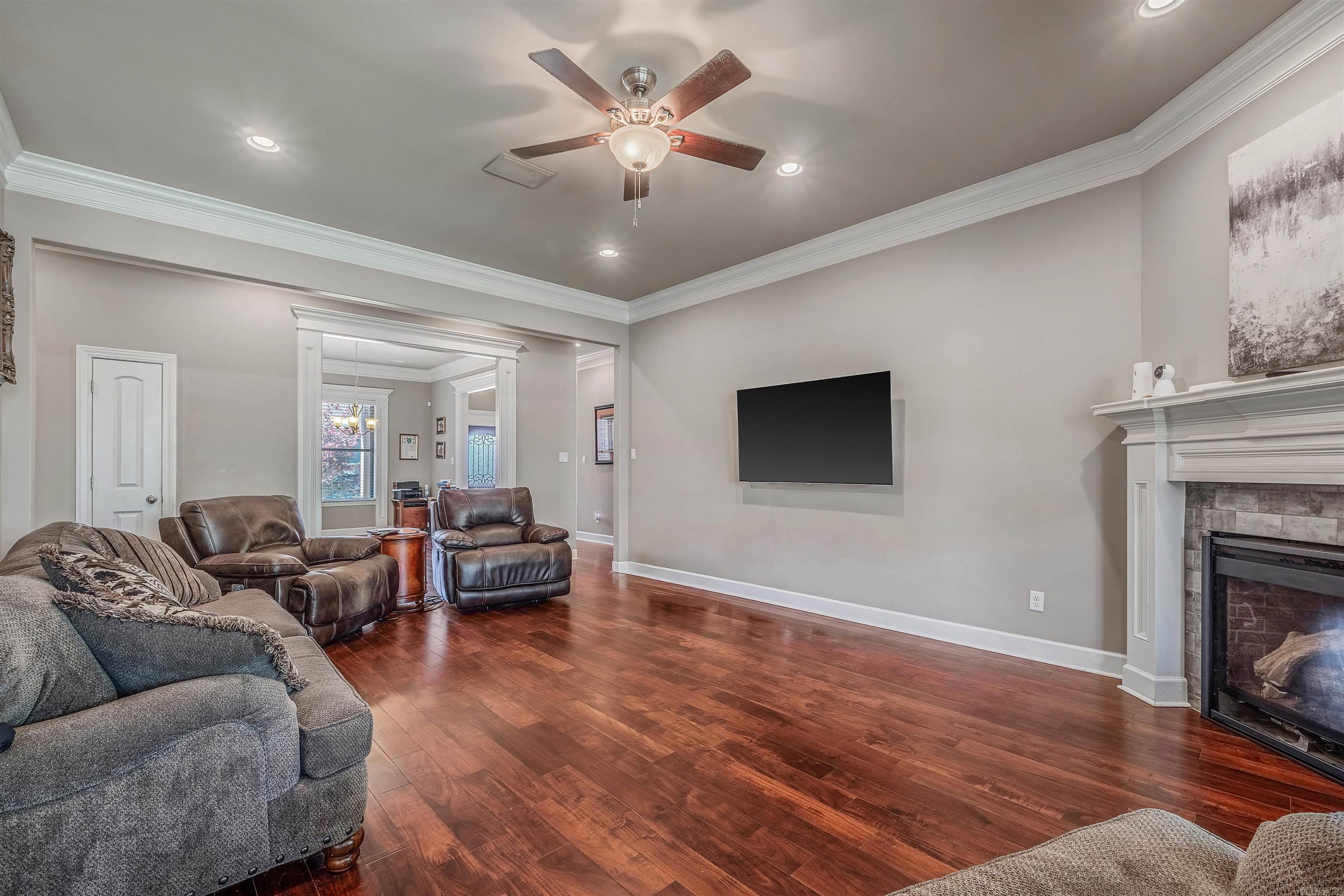 CHENAL VALLEY EPERNAY PLACE - Residential