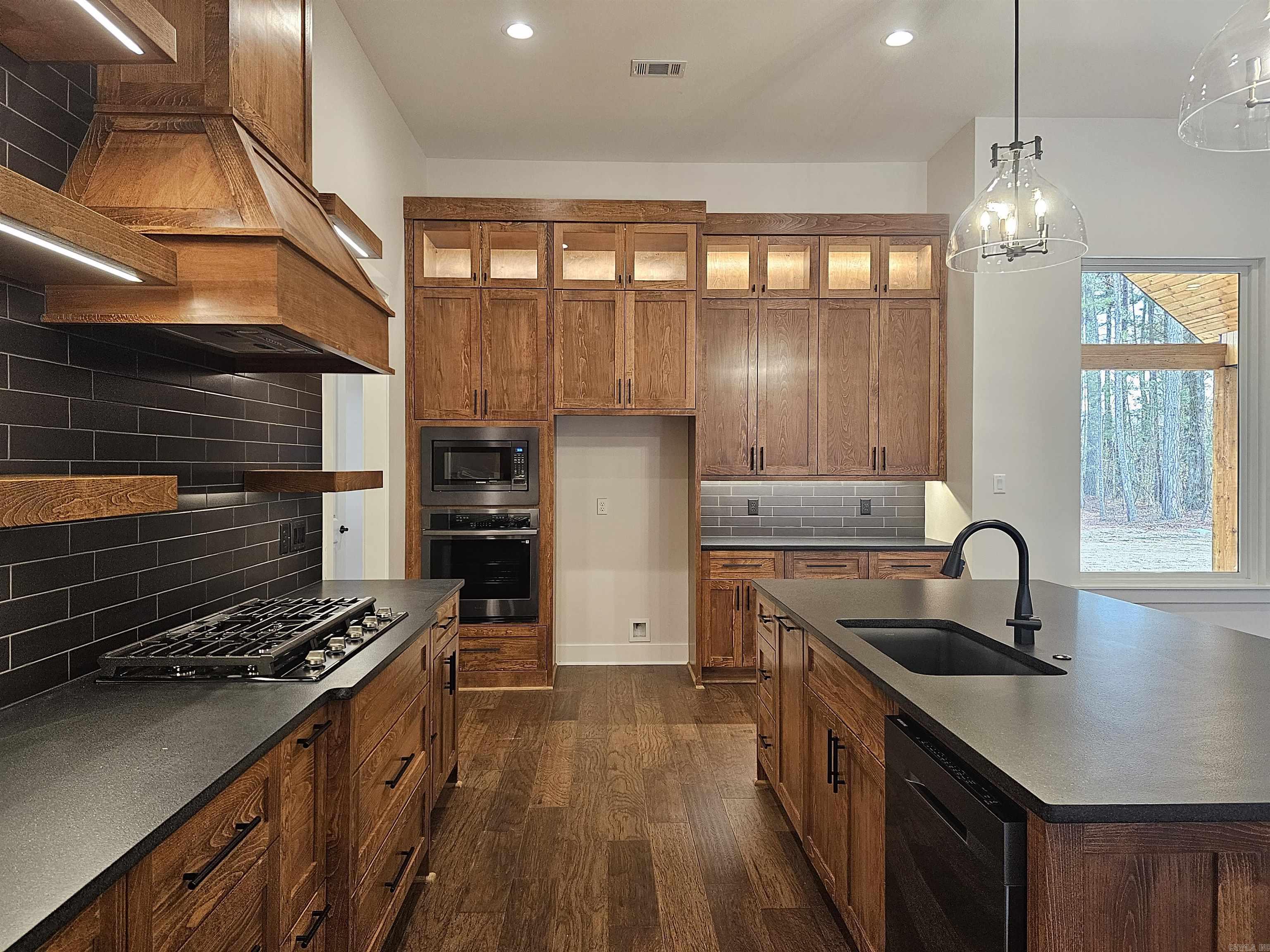 HAZEL OAK - Residential