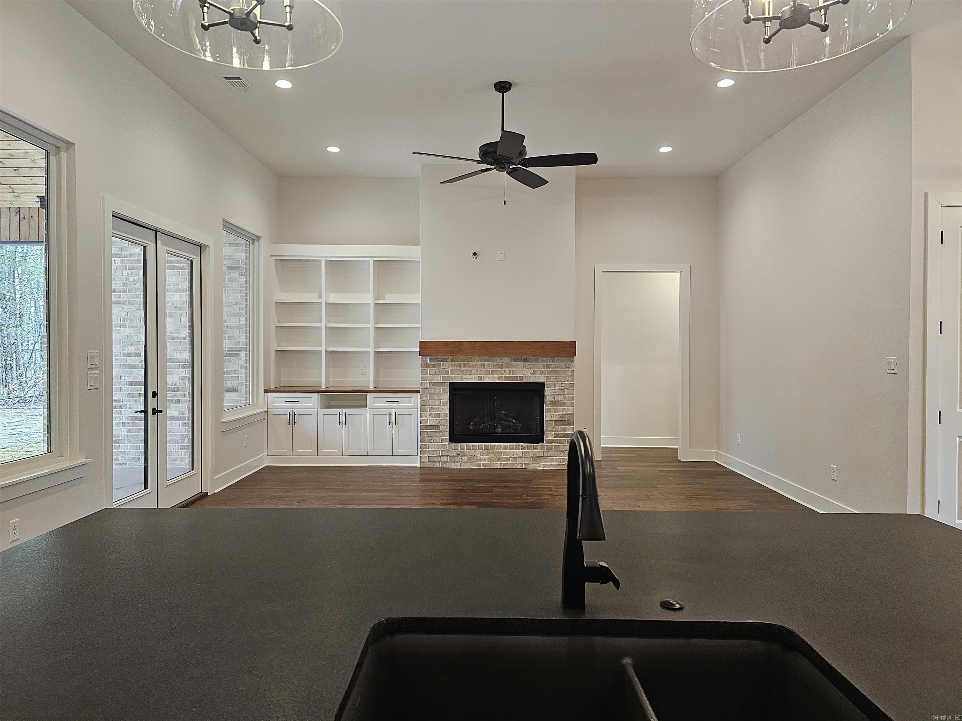 HAZEL OAK - Residential