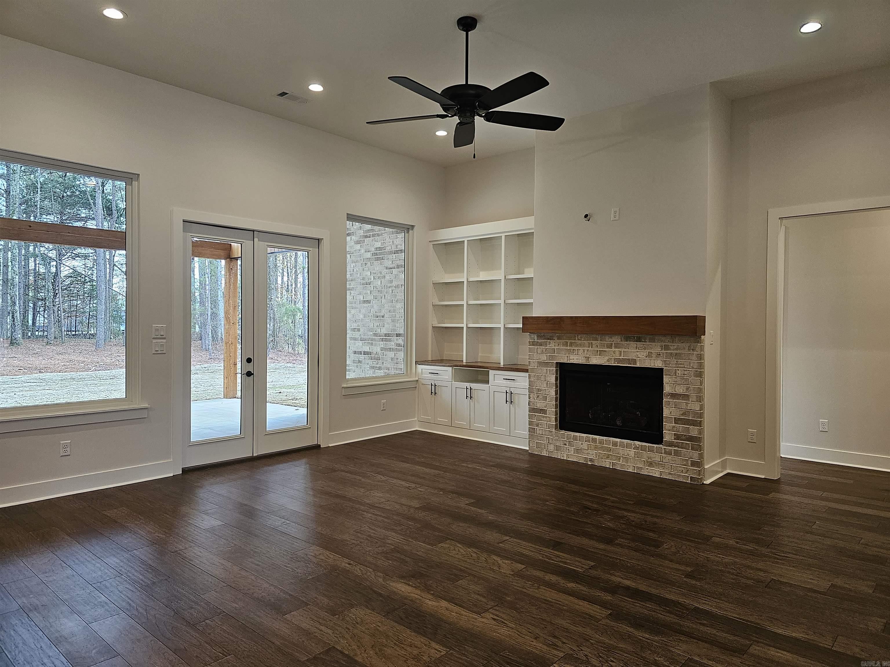 HAZEL OAK - Residential