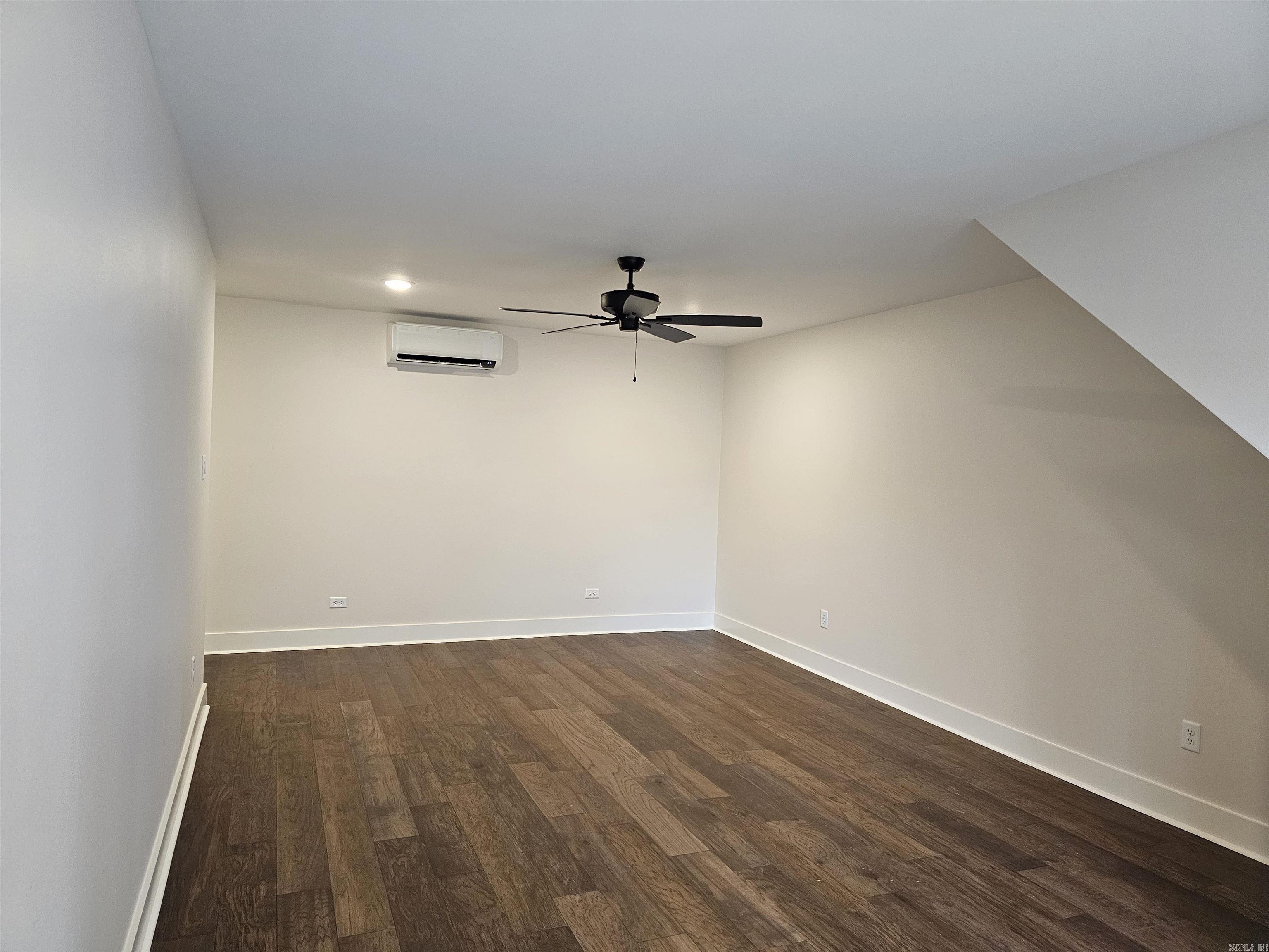 HAZEL OAK - Residential