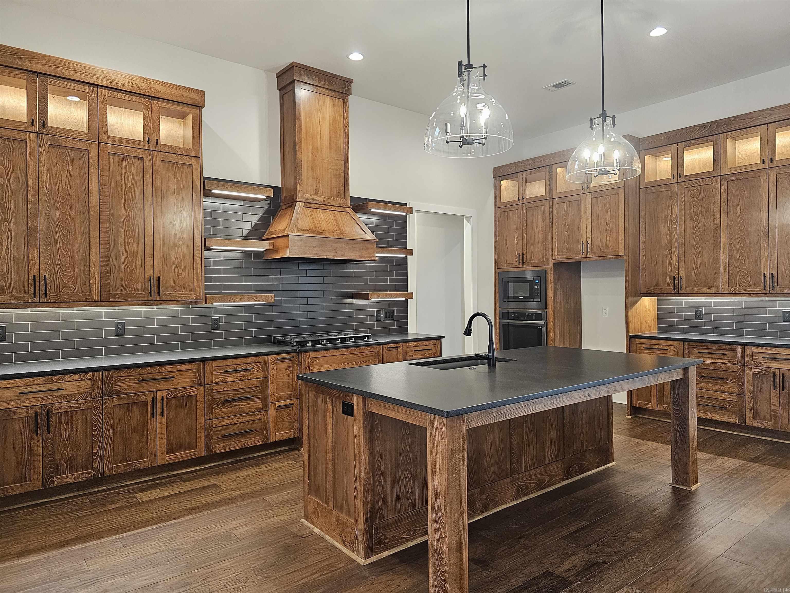 HAZEL OAK - Residential