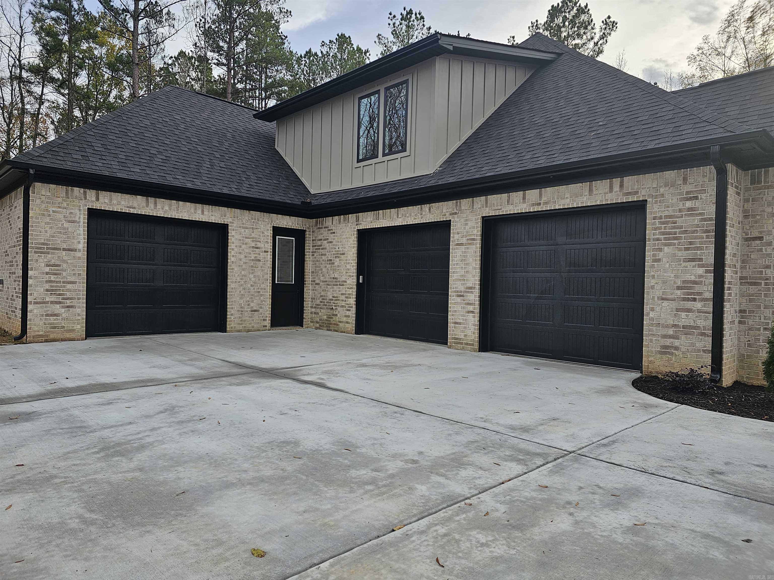 HAZEL OAK - Residential
