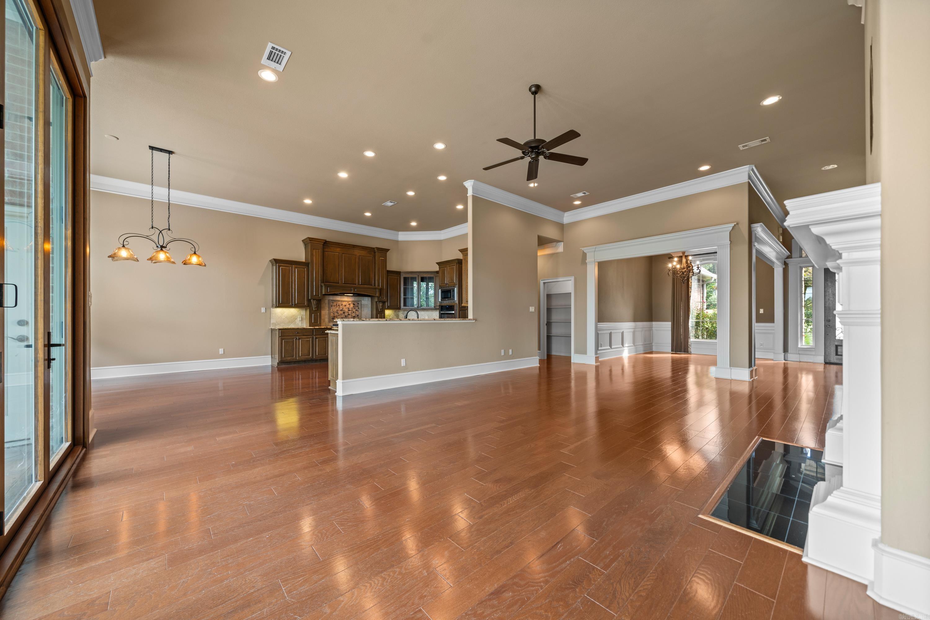 OAK SHORES ESTATES - Residential