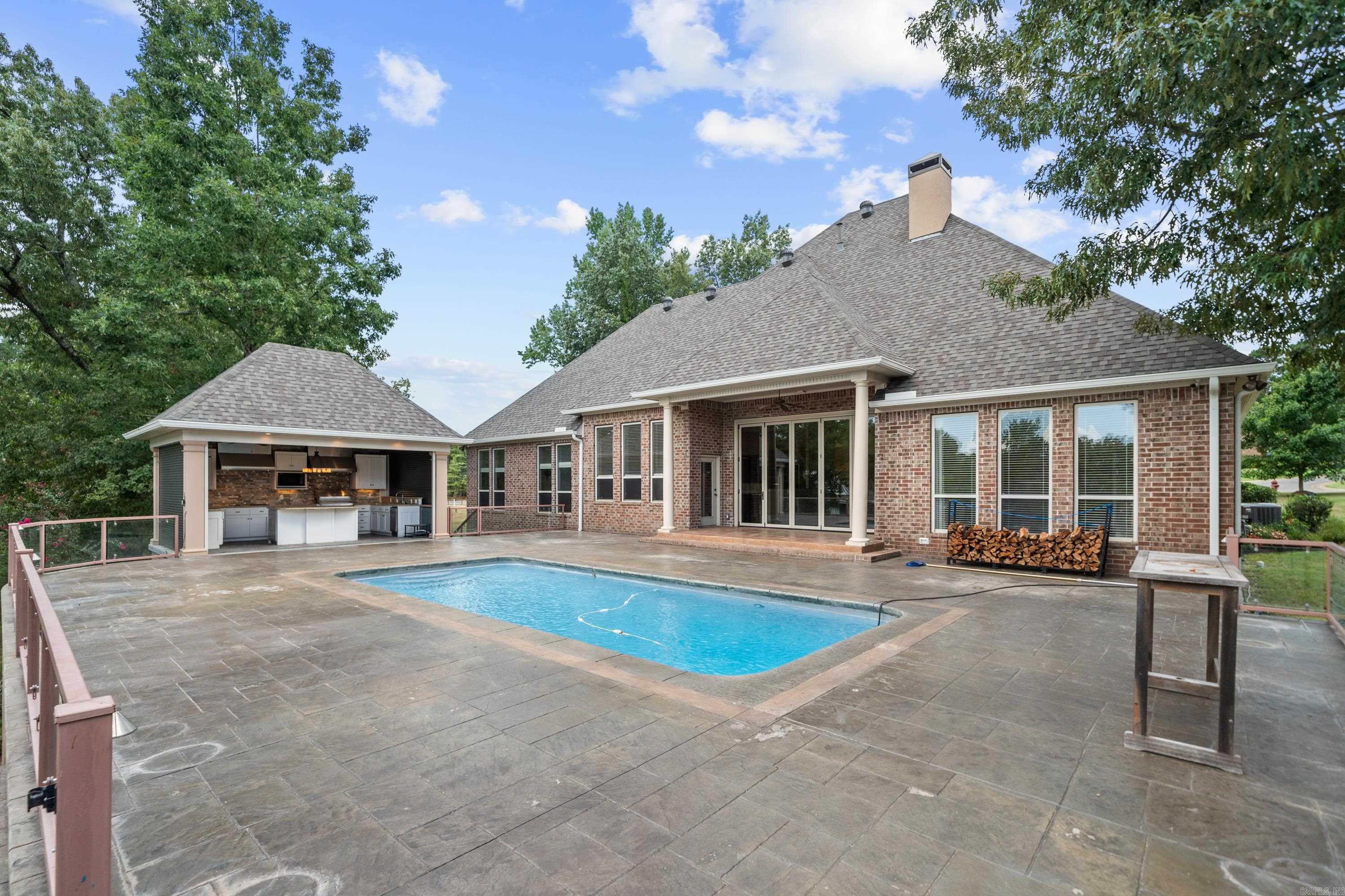 OAK SHORES ESTATES - Residential