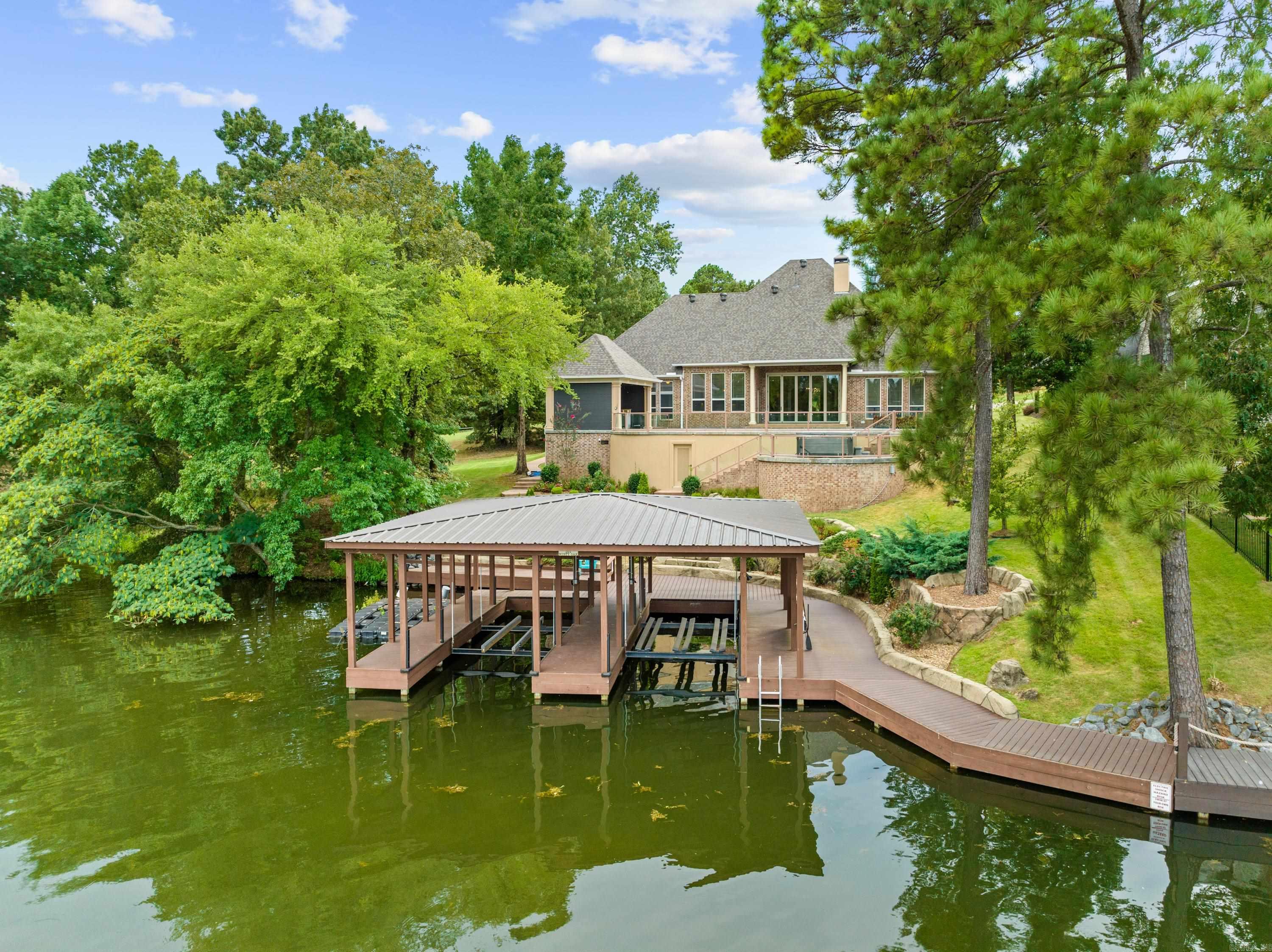 OAK SHORES ESTATES - Residential