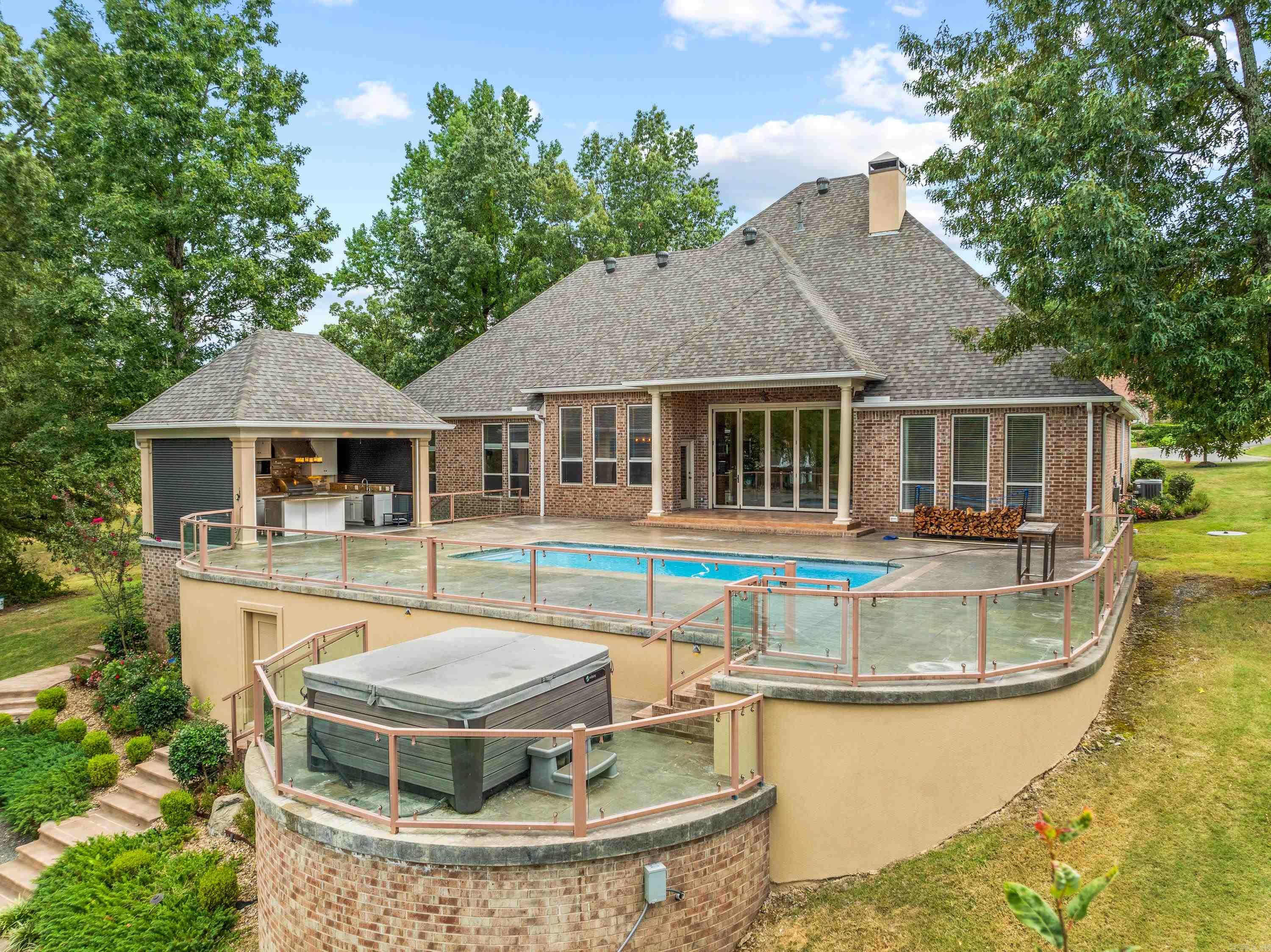 OAK SHORES ESTATES - Residential