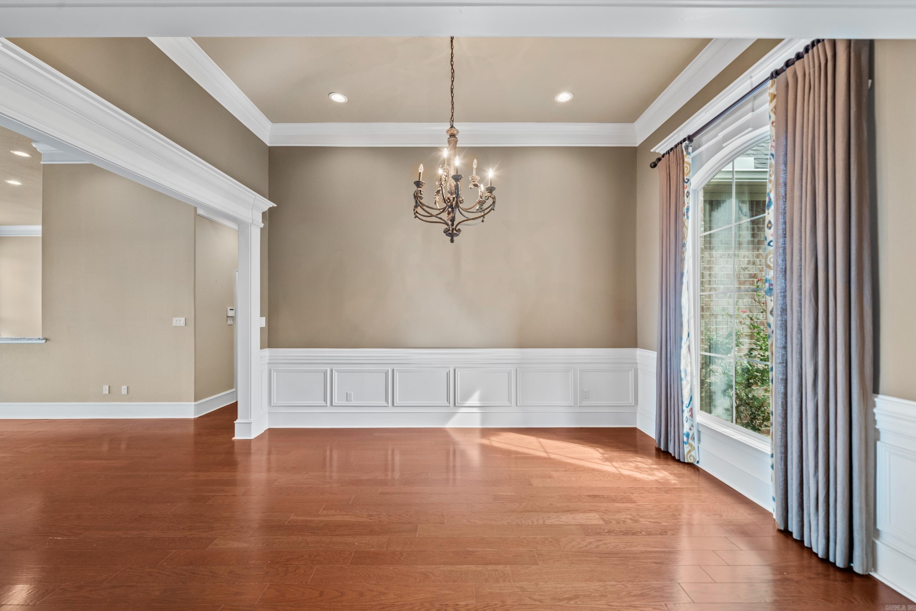 OAK SHORES ESTATES - Residential