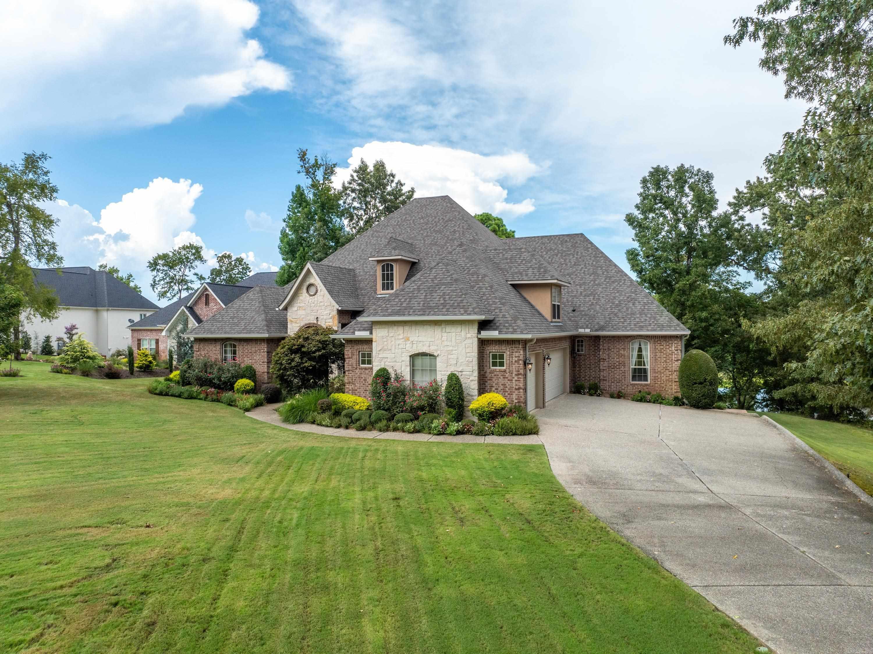 OAK SHORES ESTATES - Residential