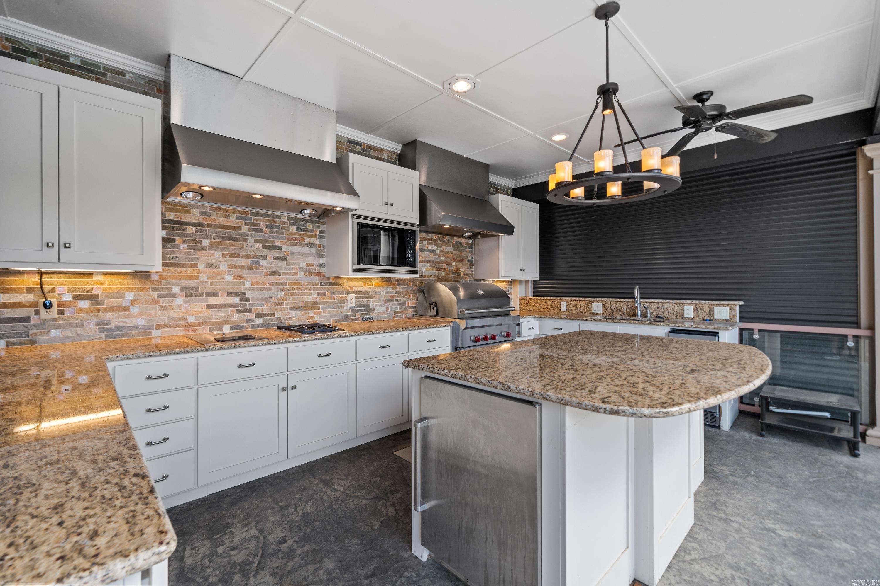 OAK SHORES ESTATES - Residential