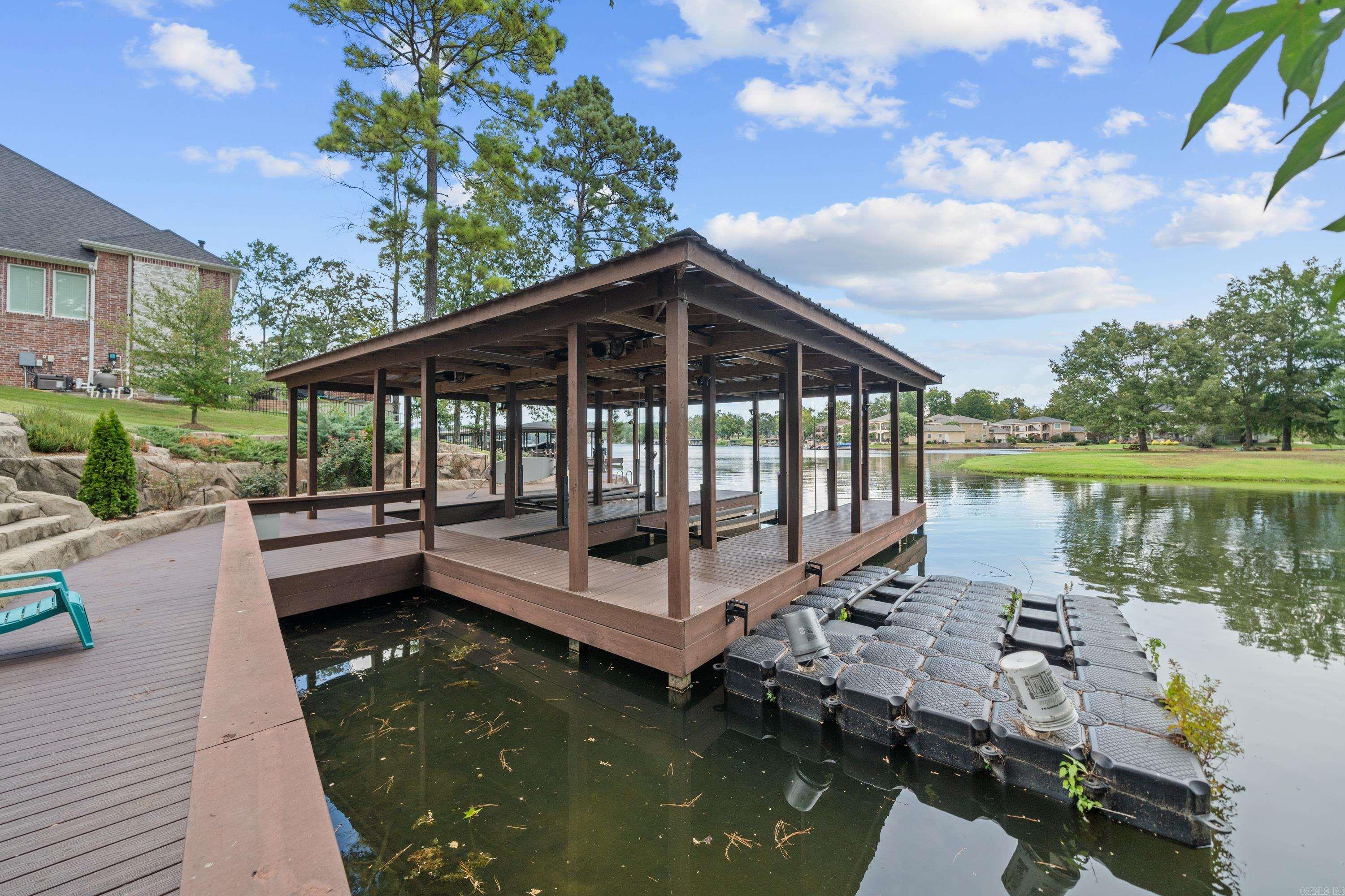 OAK SHORES ESTATES - Residential