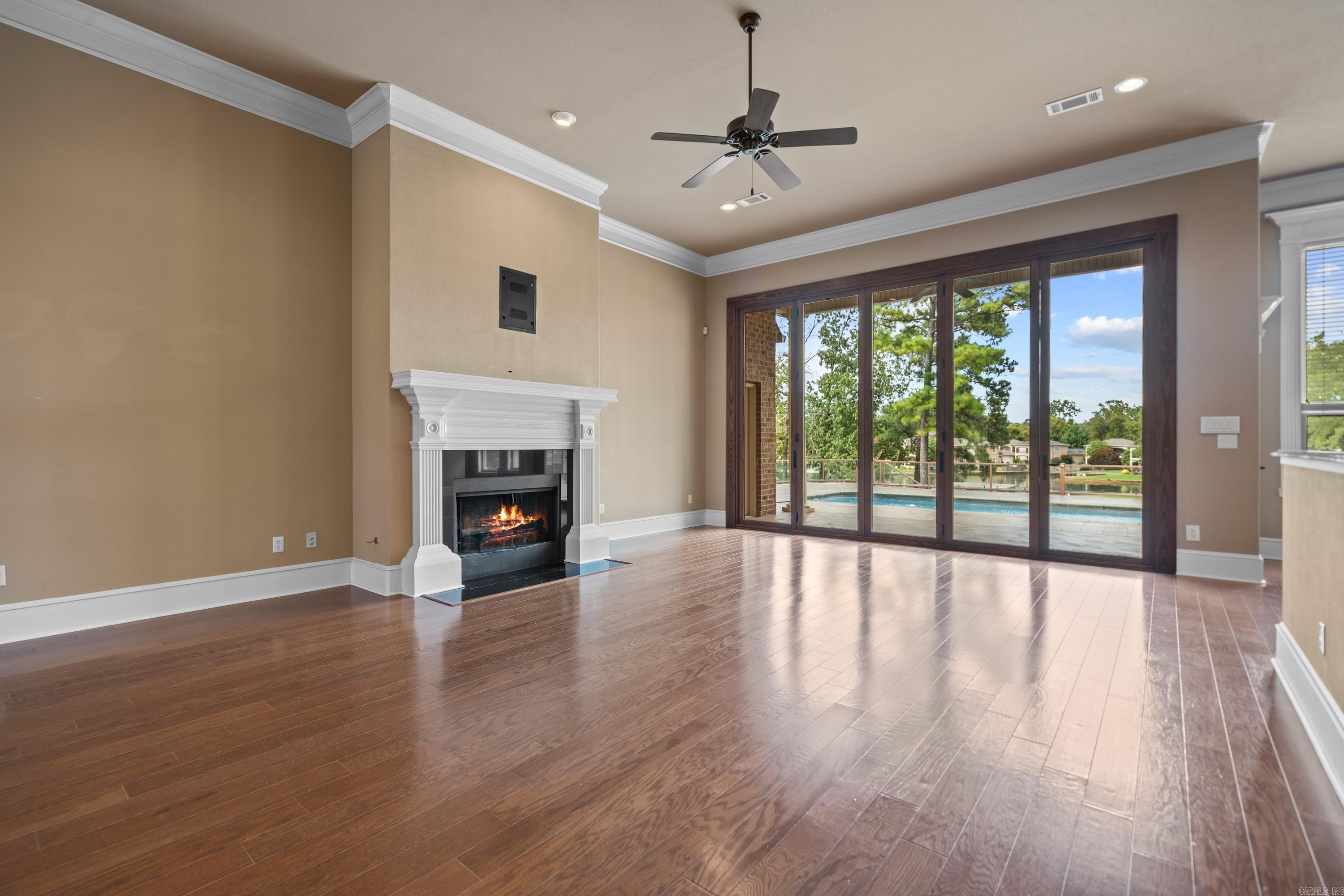 OAK SHORES ESTATES - Residential