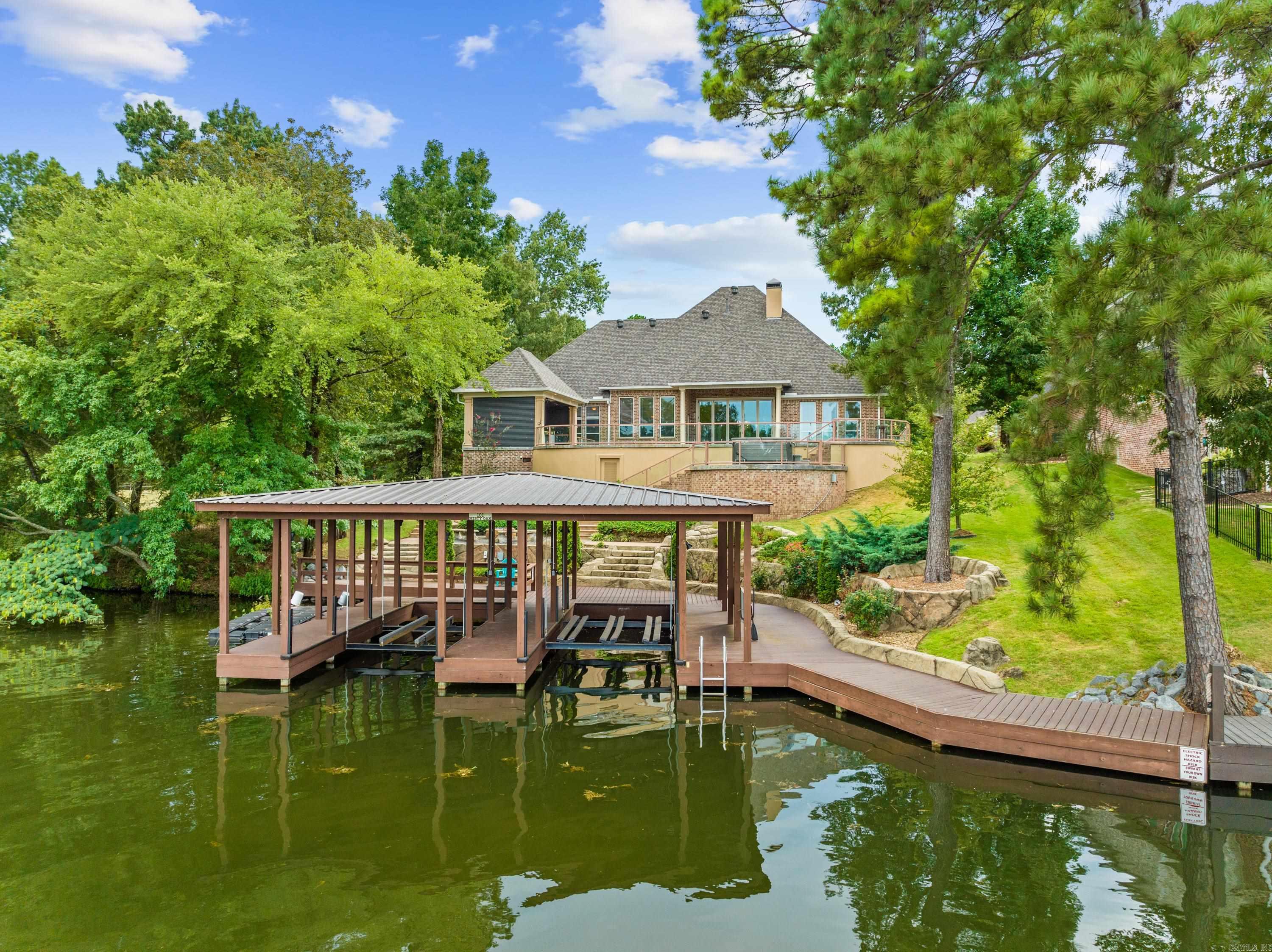 OAK SHORES ESTATES - Residential