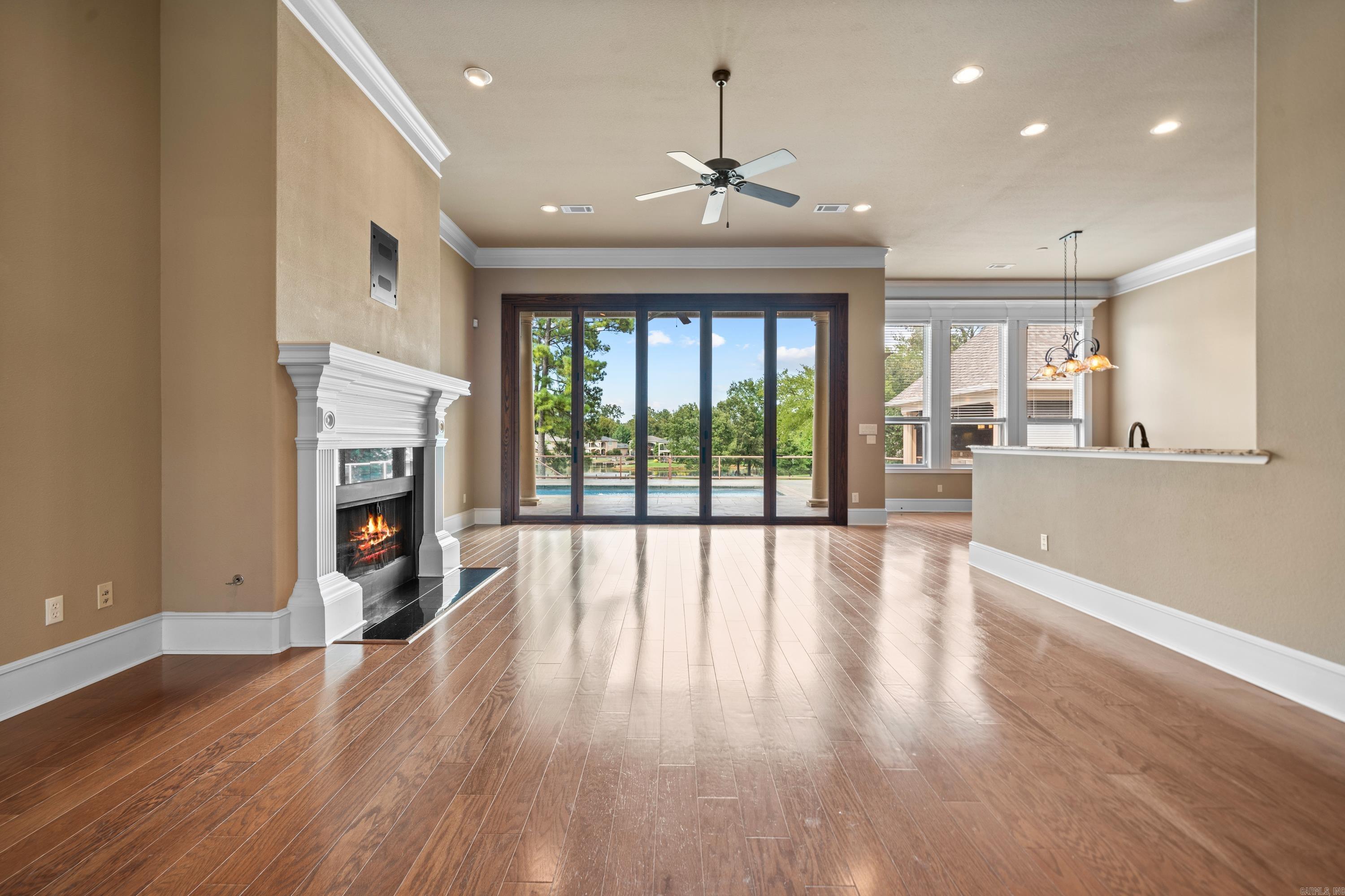 OAK SHORES ESTATES - Residential