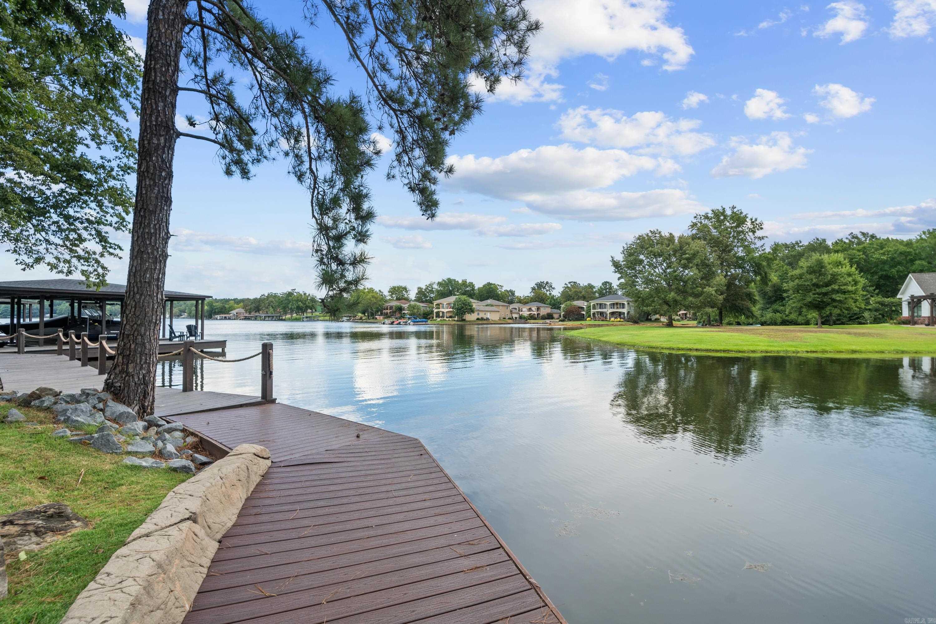 OAK SHORES ESTATES - Residential