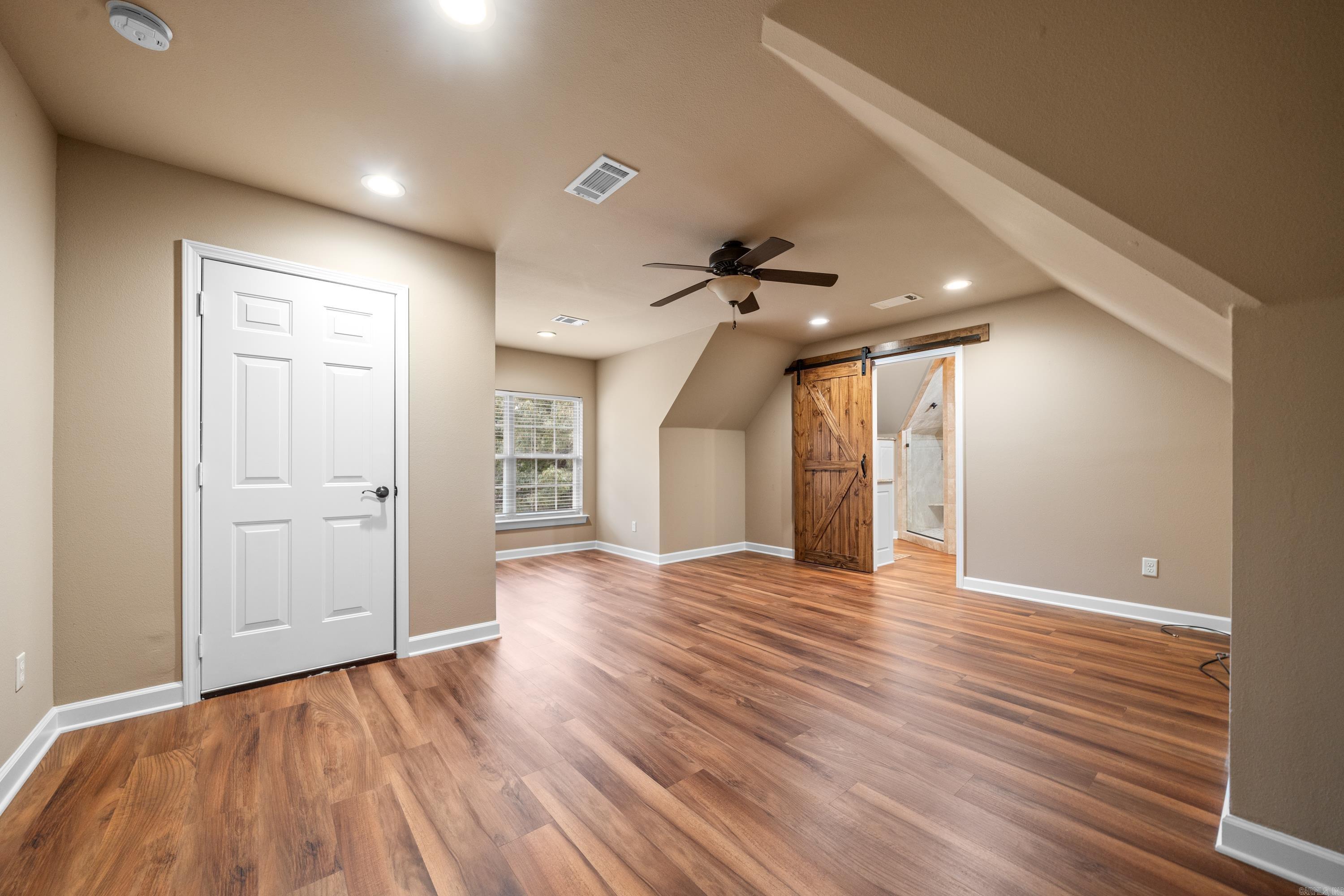 OAK SHORES ESTATES - Residential