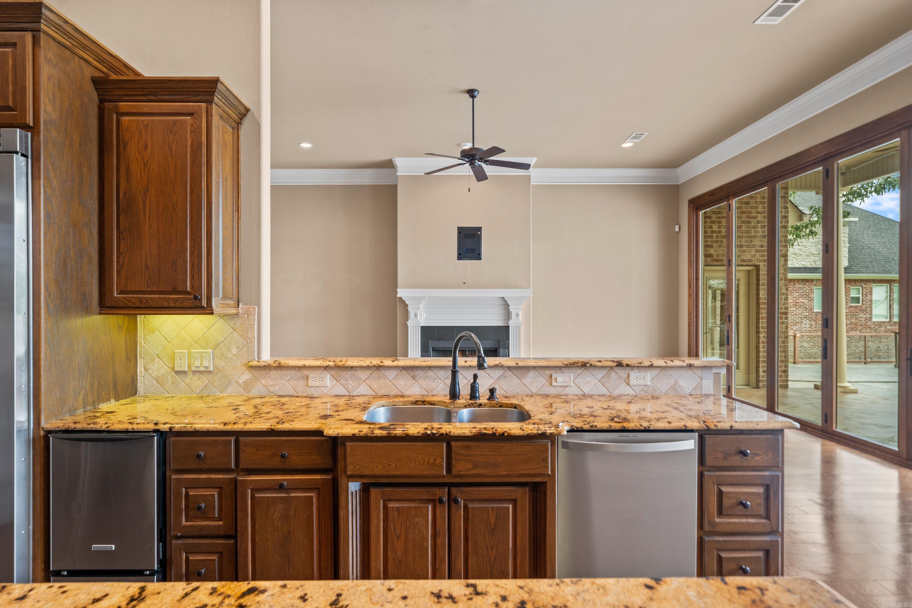 OAK SHORES ESTATES - Residential