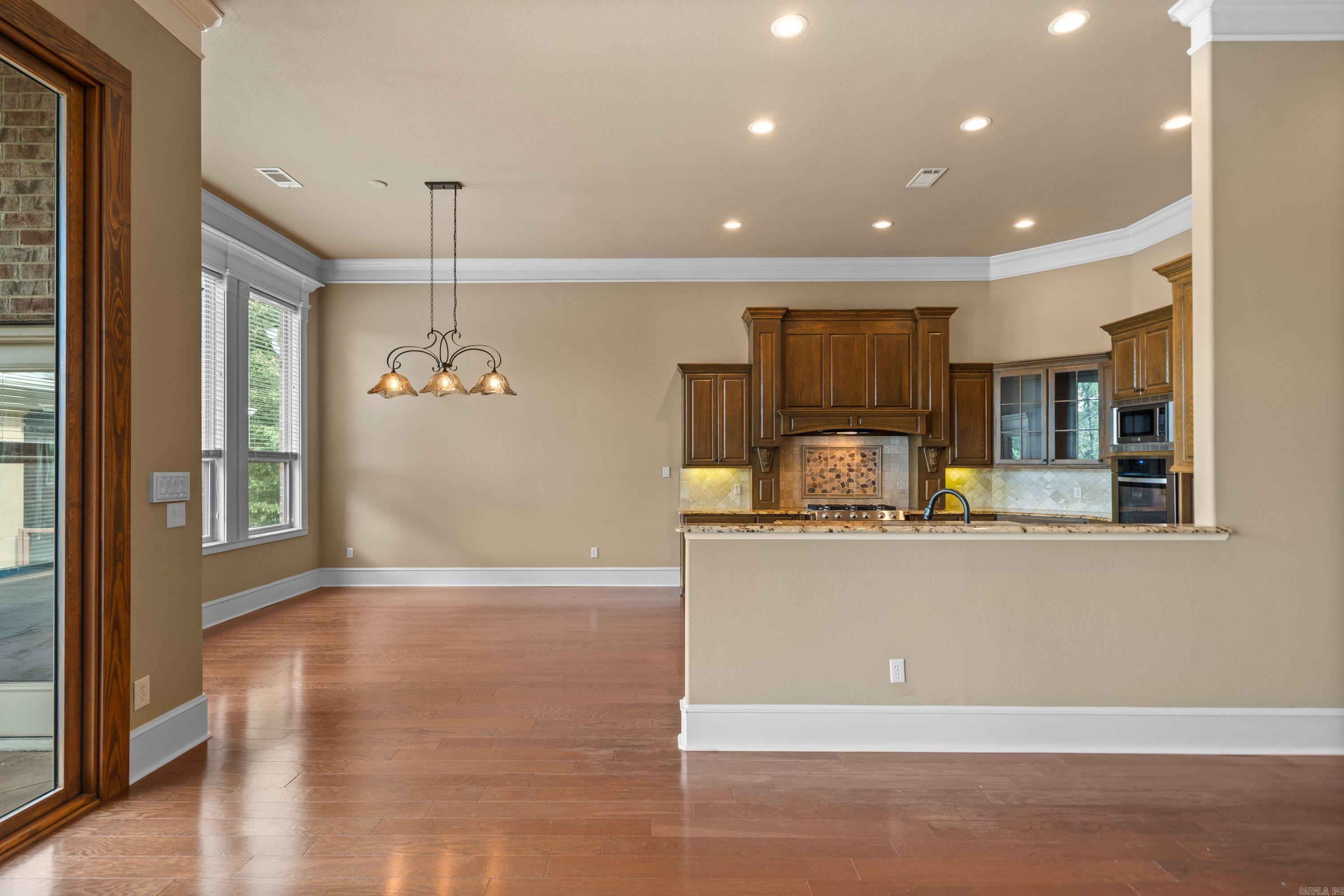 OAK SHORES ESTATES - Residential